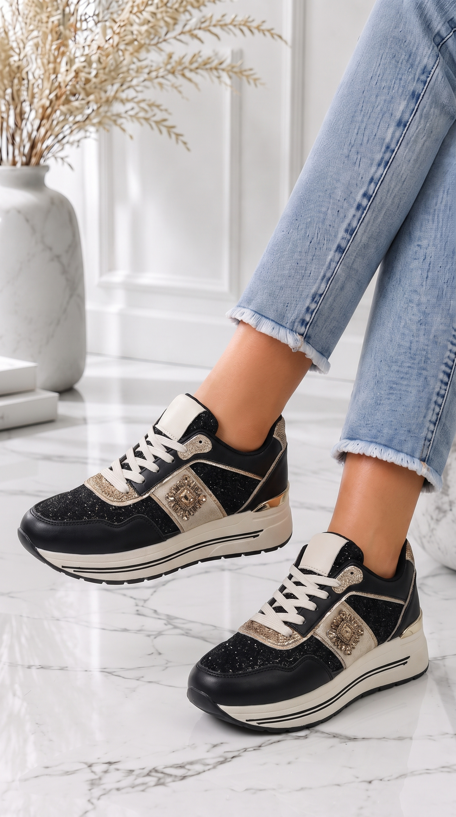 Sneaker Solstice Brooch *Schwarz*