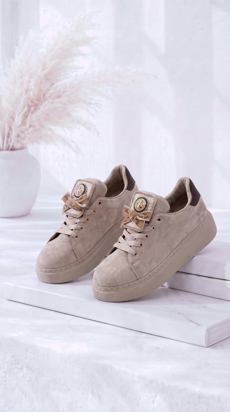 Sneaker Medaillon Luxe *Beige*