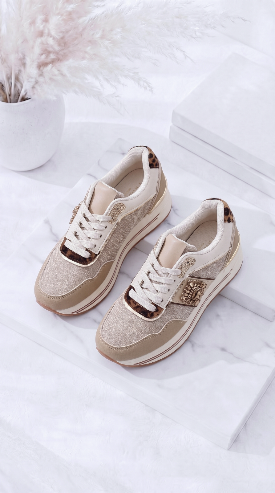 Sneaker Solstice Brooch *Beige*
