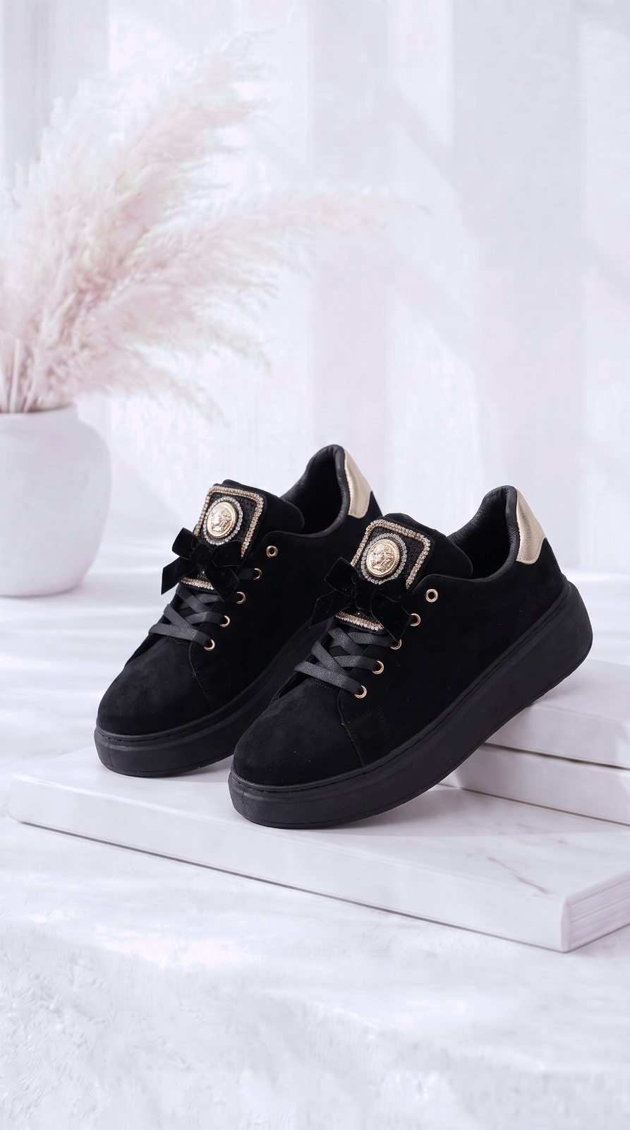 Sneaker Medaillon Luxe *Schwarz*