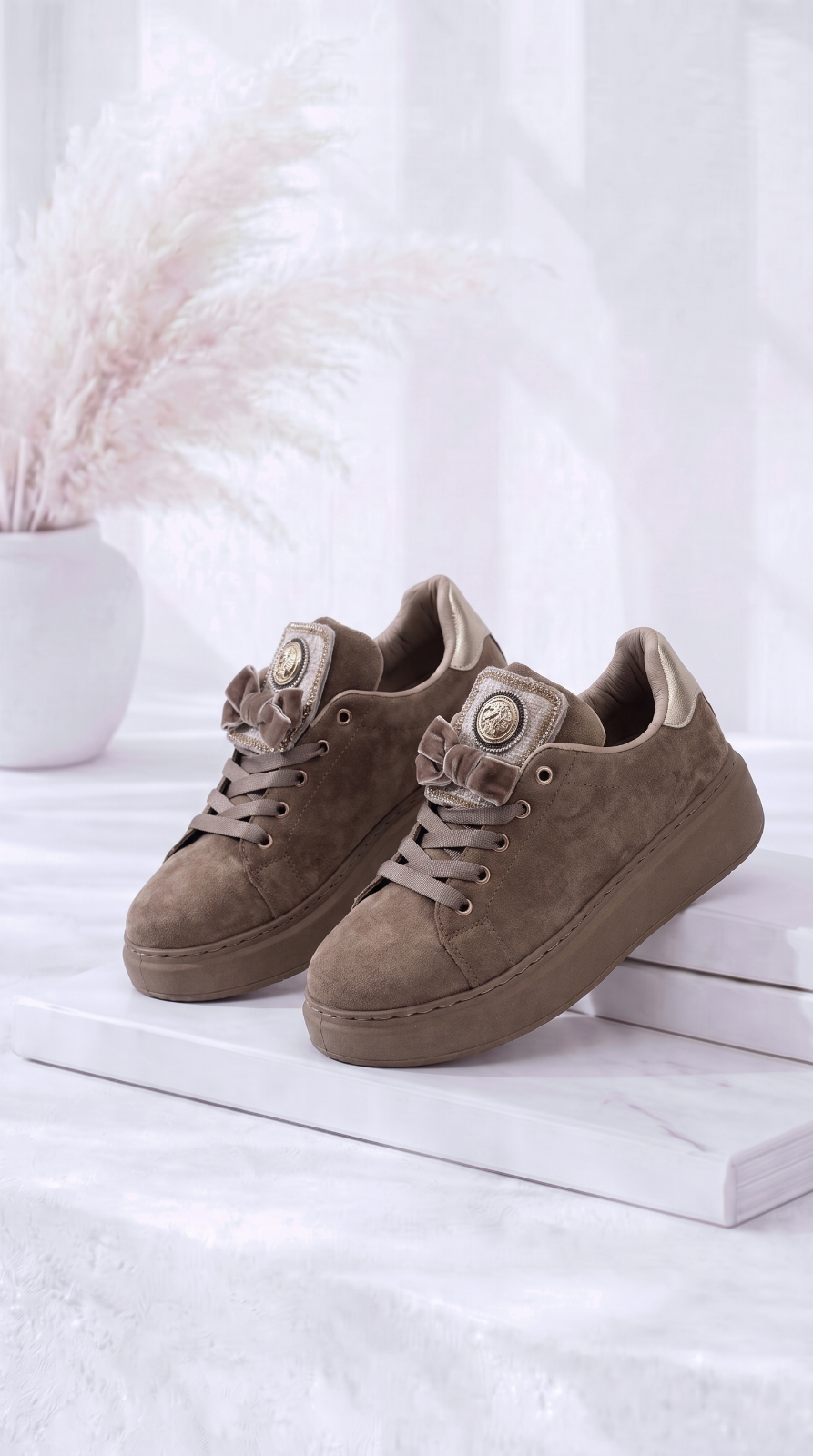 Sneaker Medaillon Luxe *Taupe*