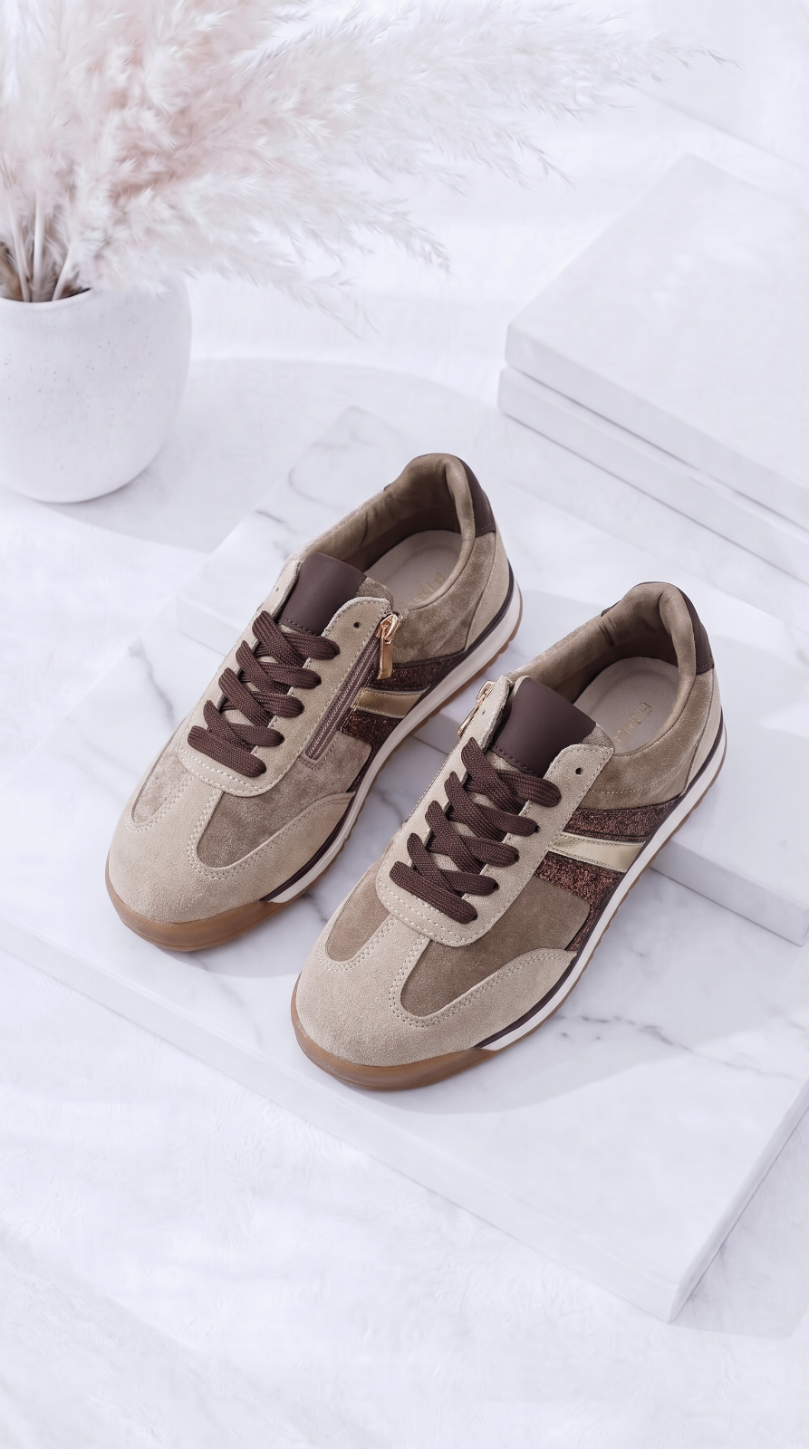 Sneaker Brocade Run