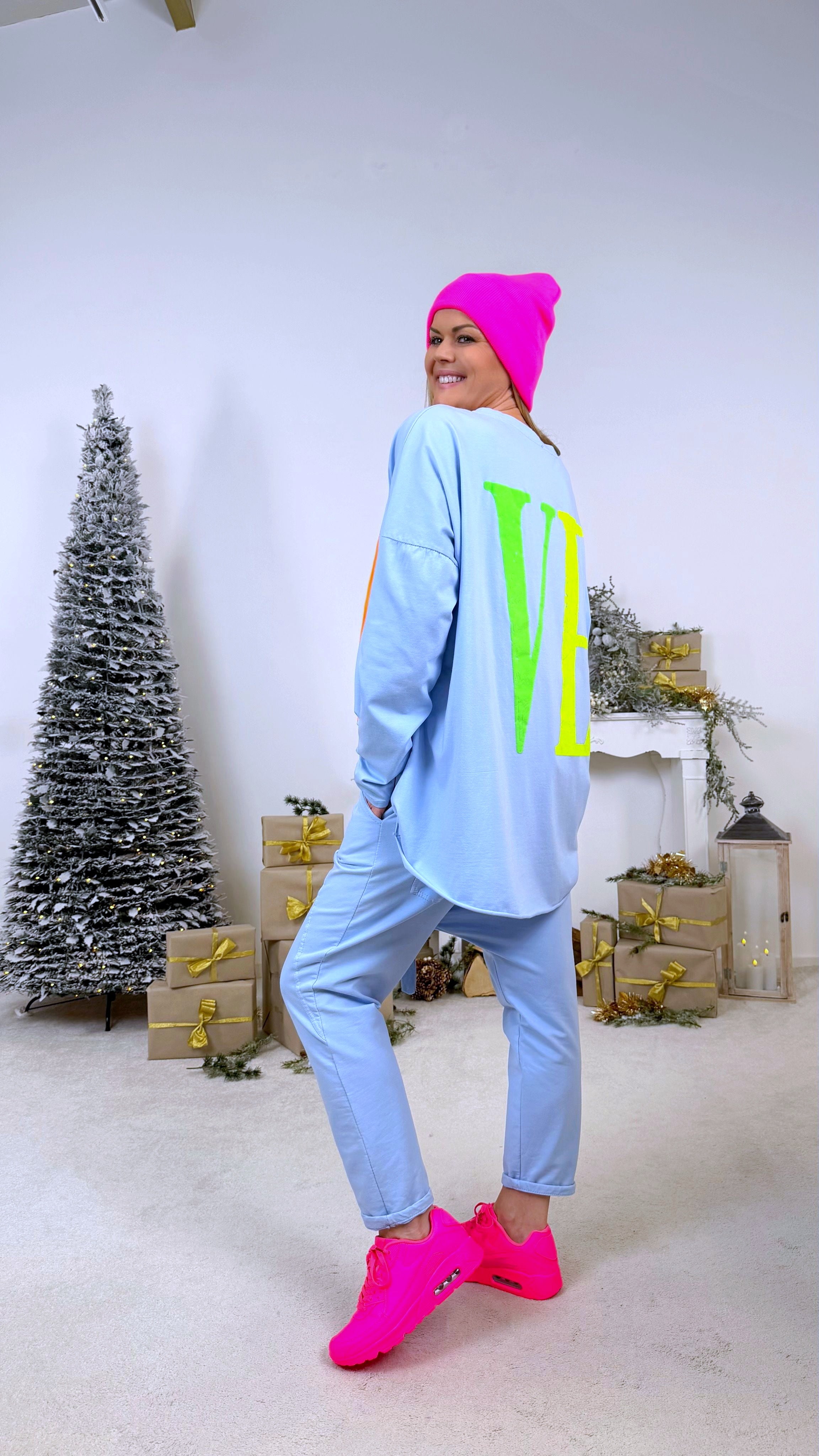 Oversized Langarmshirt Love *Hellblau*