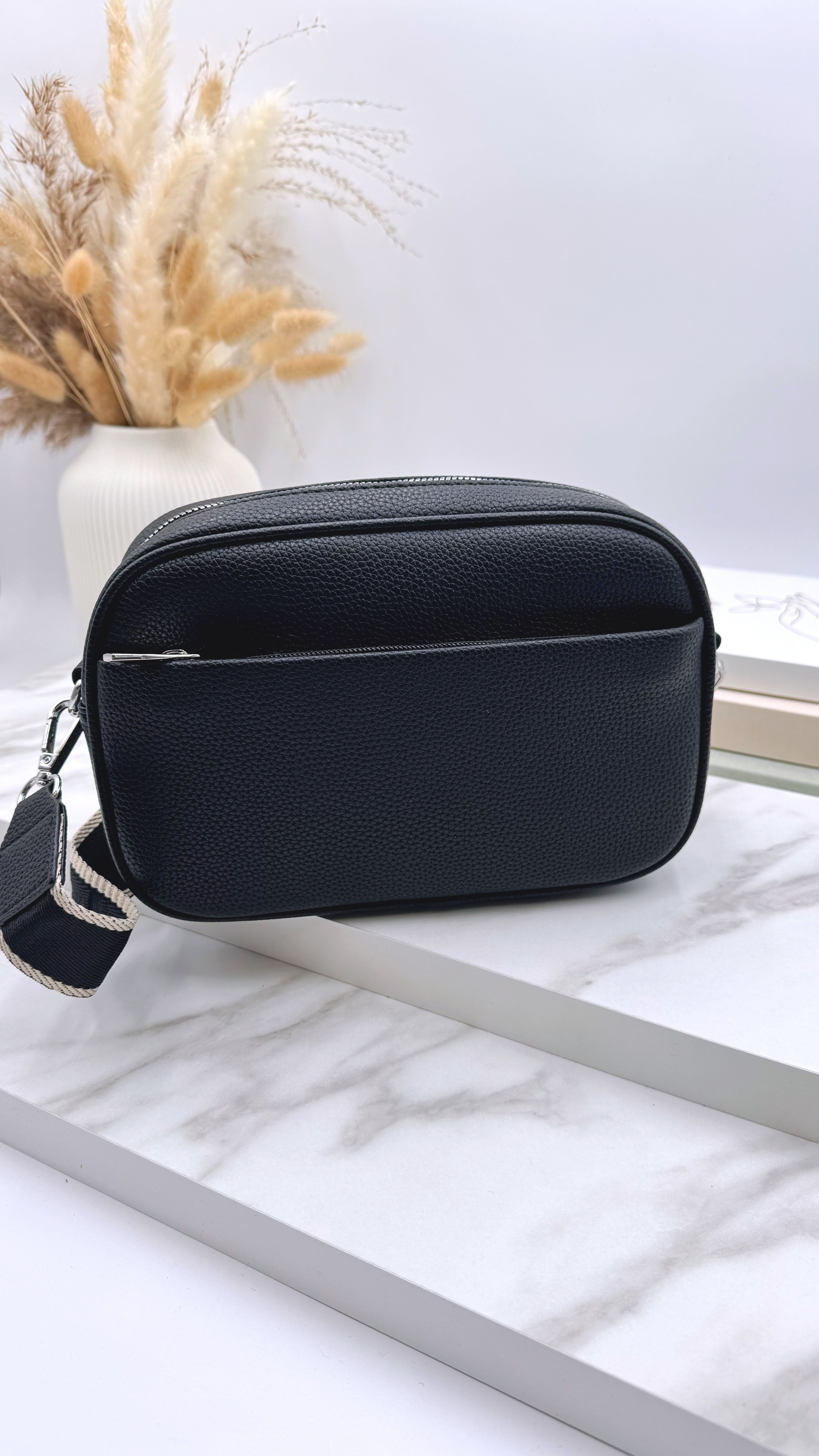 Umhängetasche Ivory Muse *Schwarz*