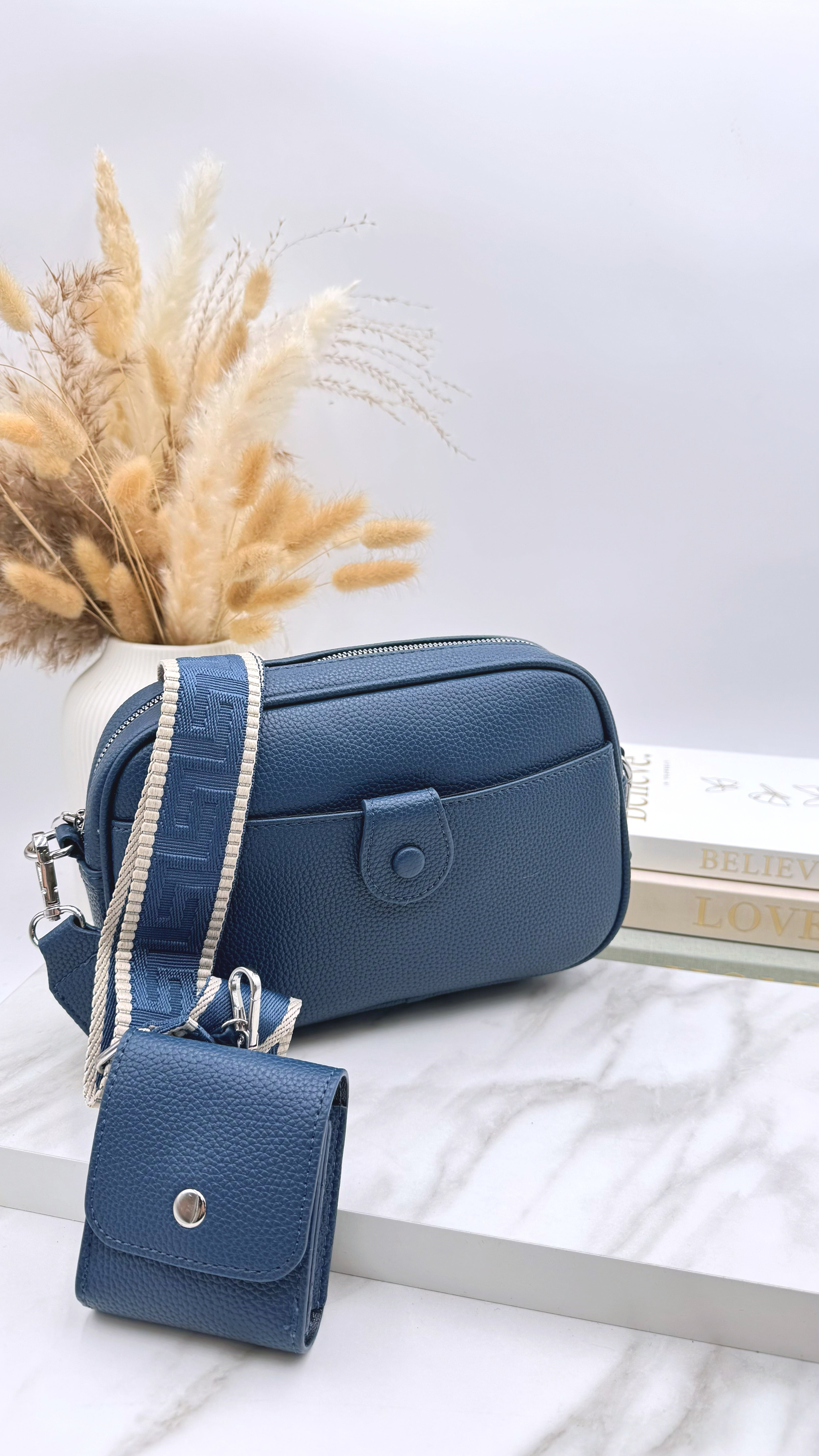 Umhängetasche Ivory Muse *Dunkelblau*