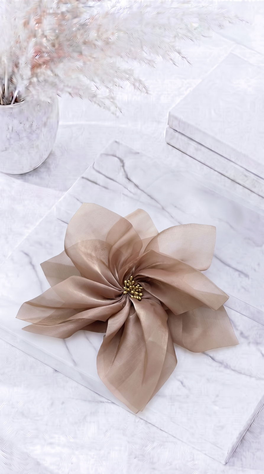 Brosche Soft Power Flower *Taupe*