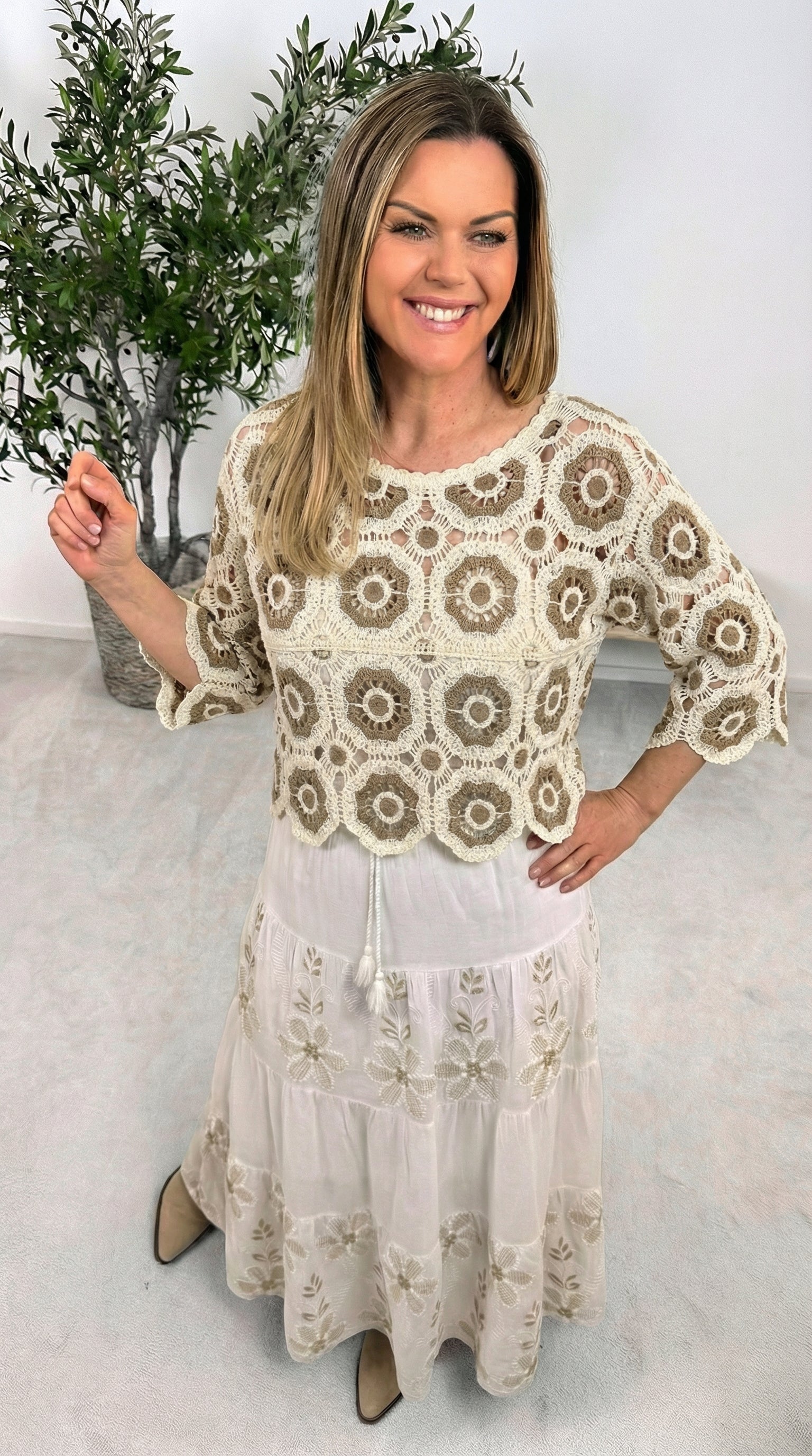 Häkelshirt Oasis Bloom *Taupe*