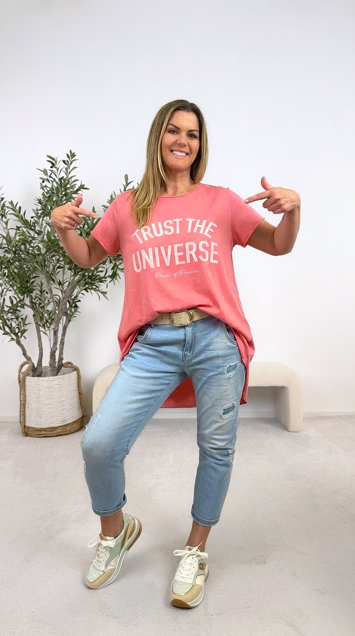 T-Shirt Trust The Universe *Apricot*