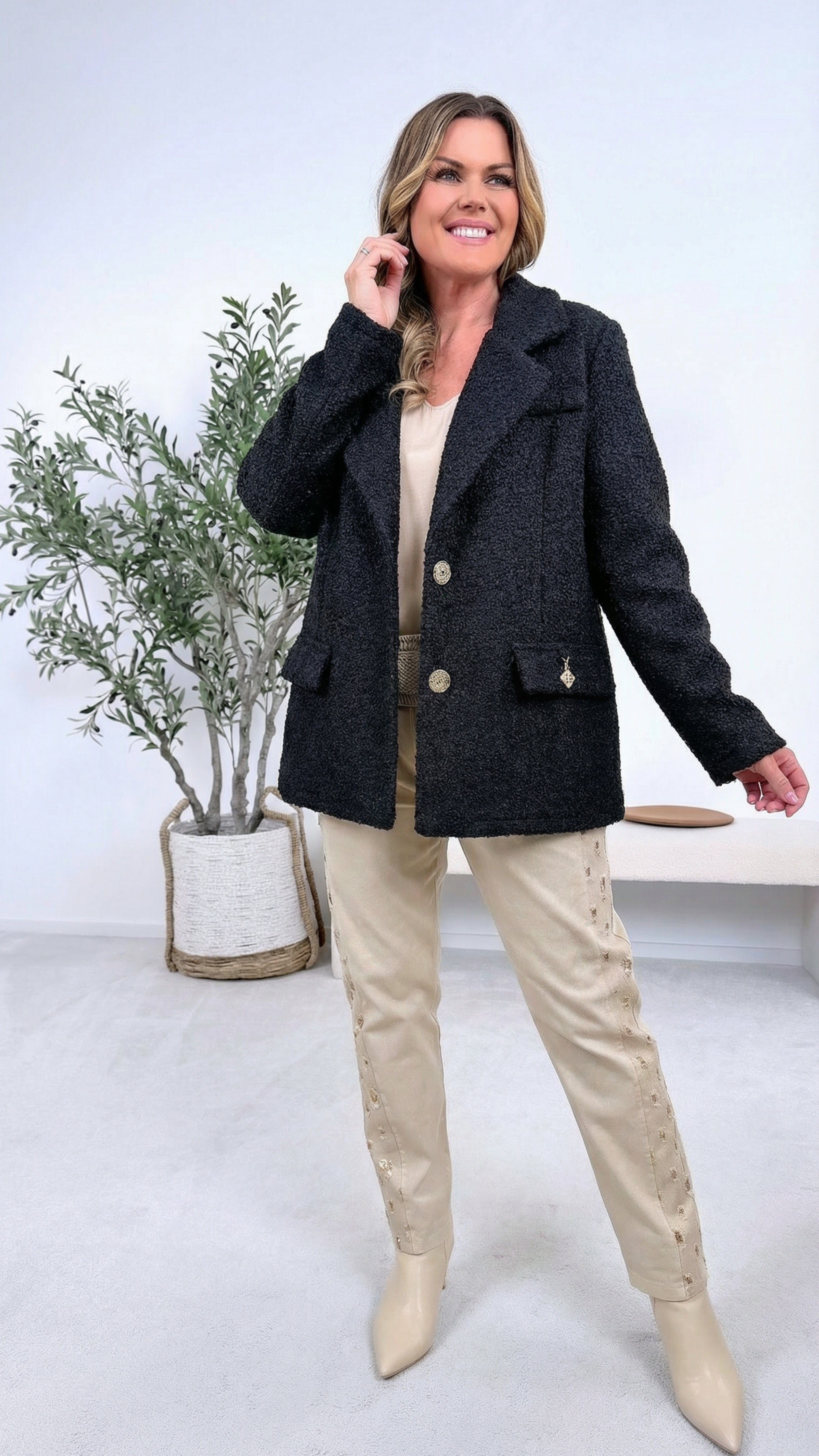 Bouclé Jacke Soft Ivory *Schwarz*