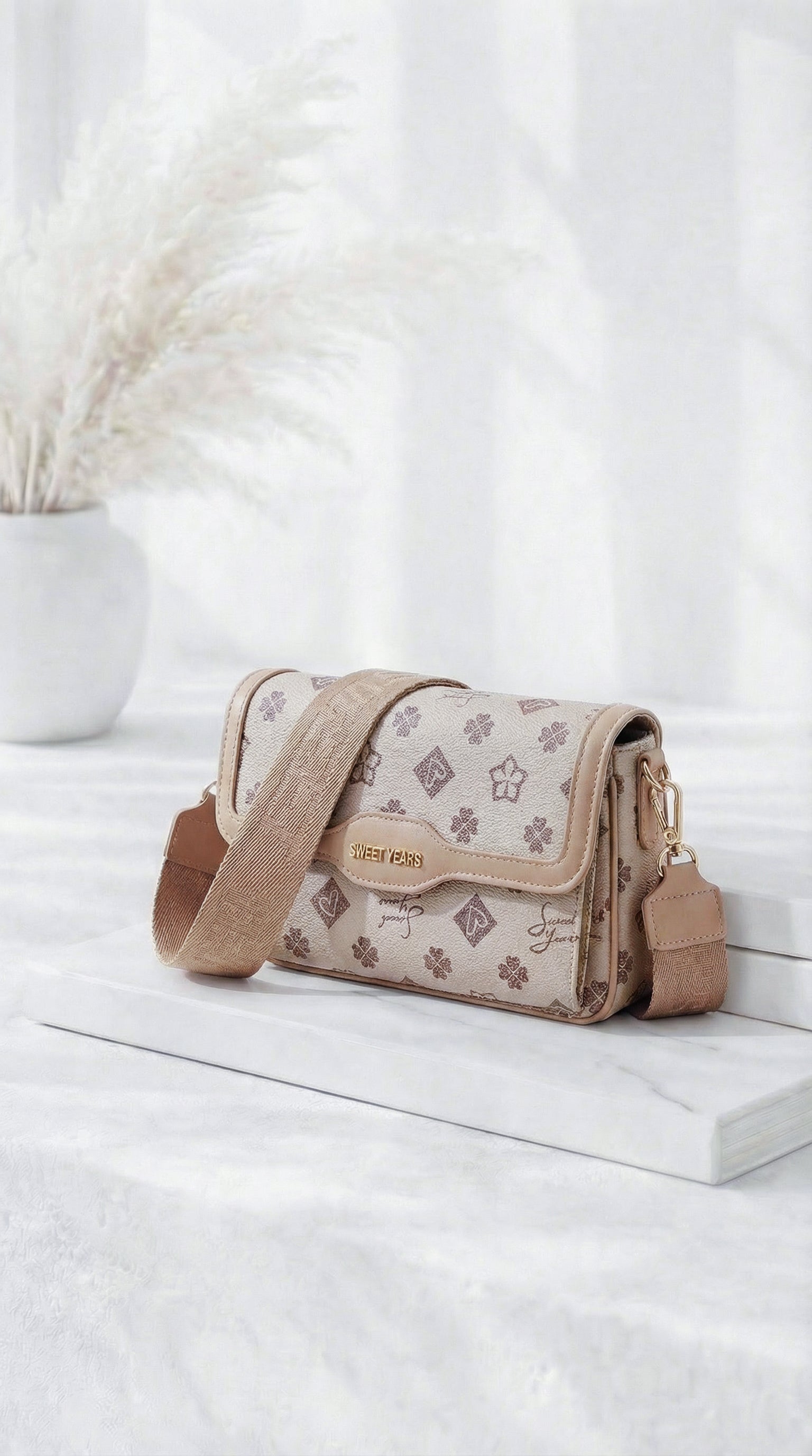 Kleine Umhängetasche Sweet Symbols *Camel-Hell*