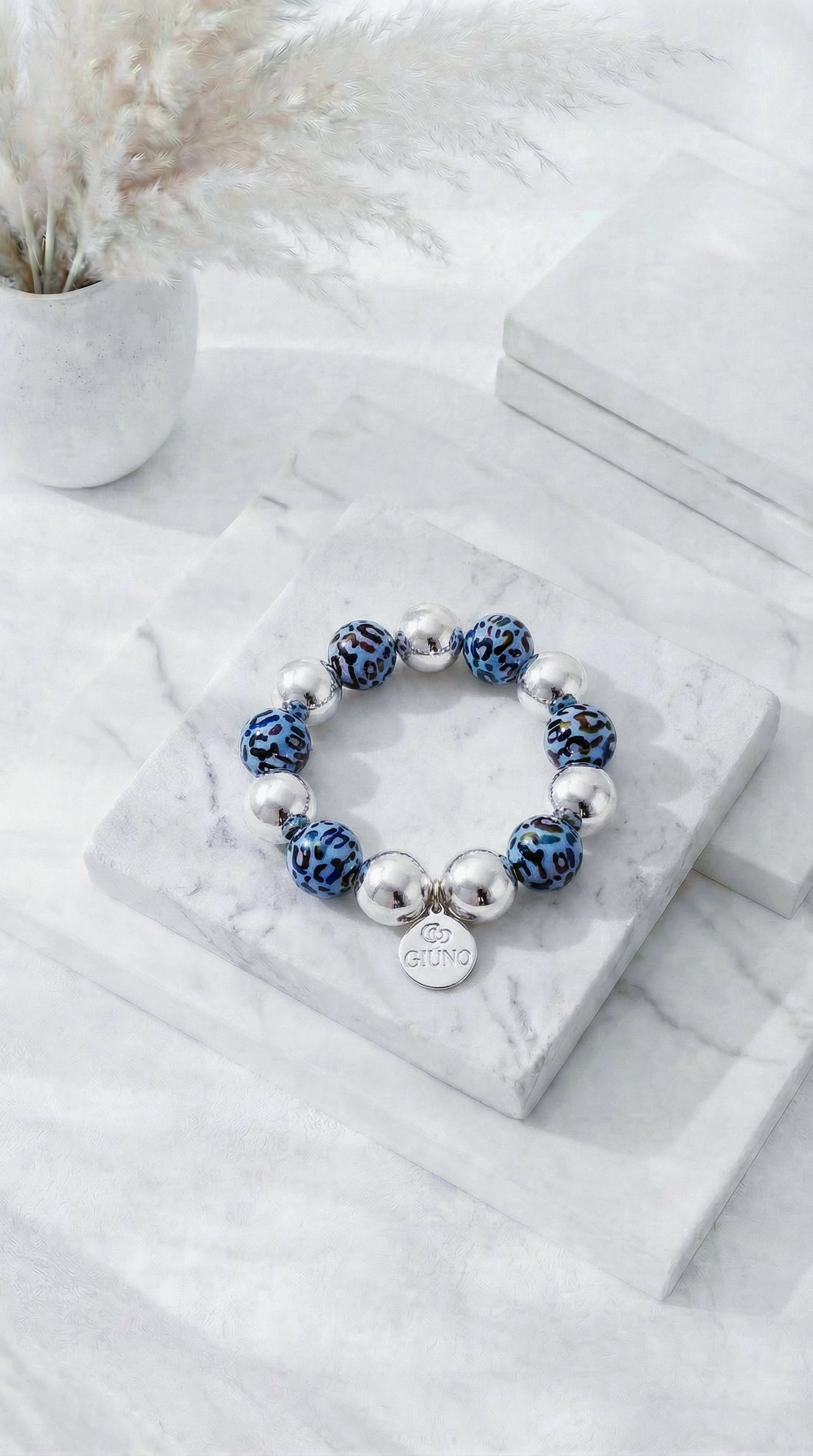 Perlenarmband Leo Instinct *Hellblau*