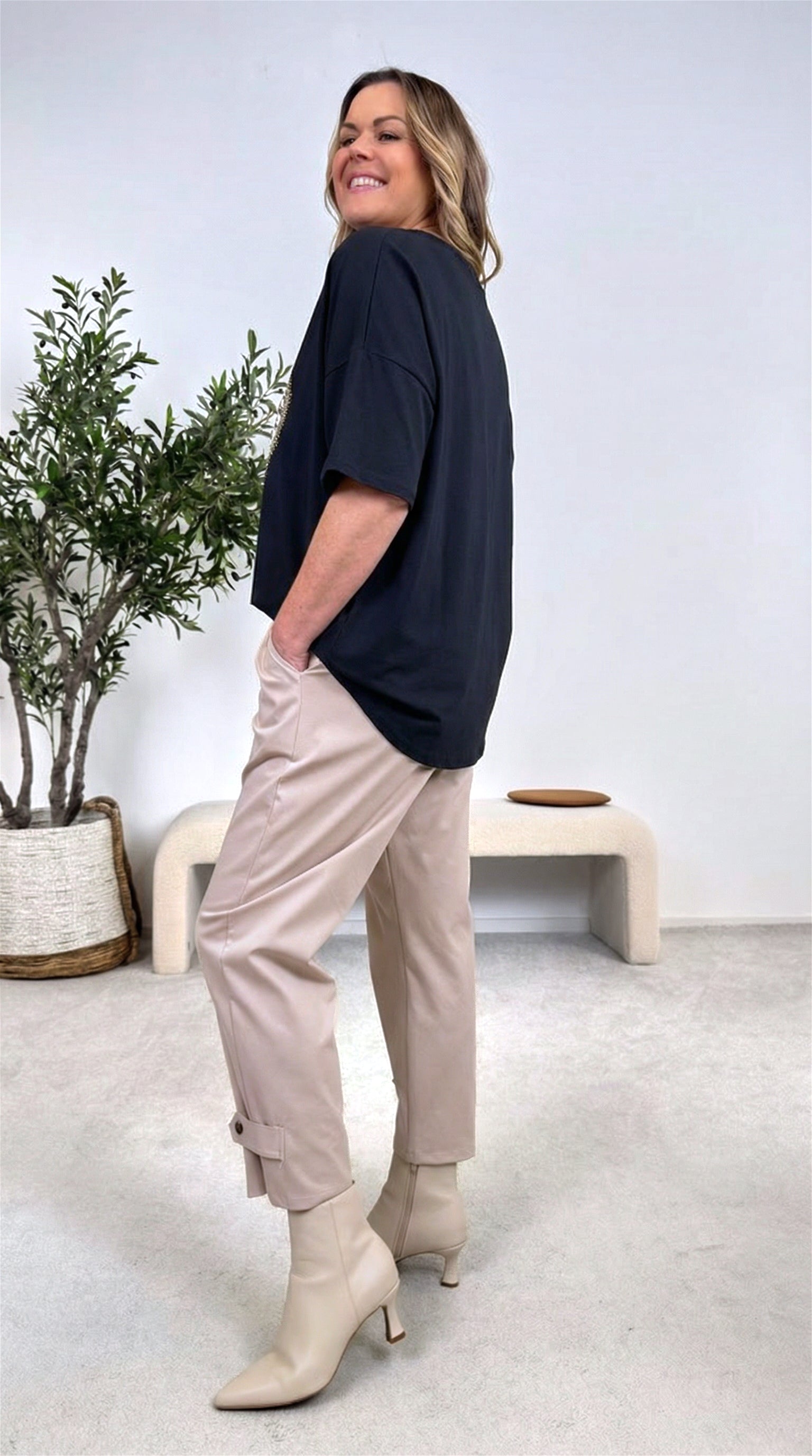 T-Shirt Untamed Heartbeat *Schwarz*