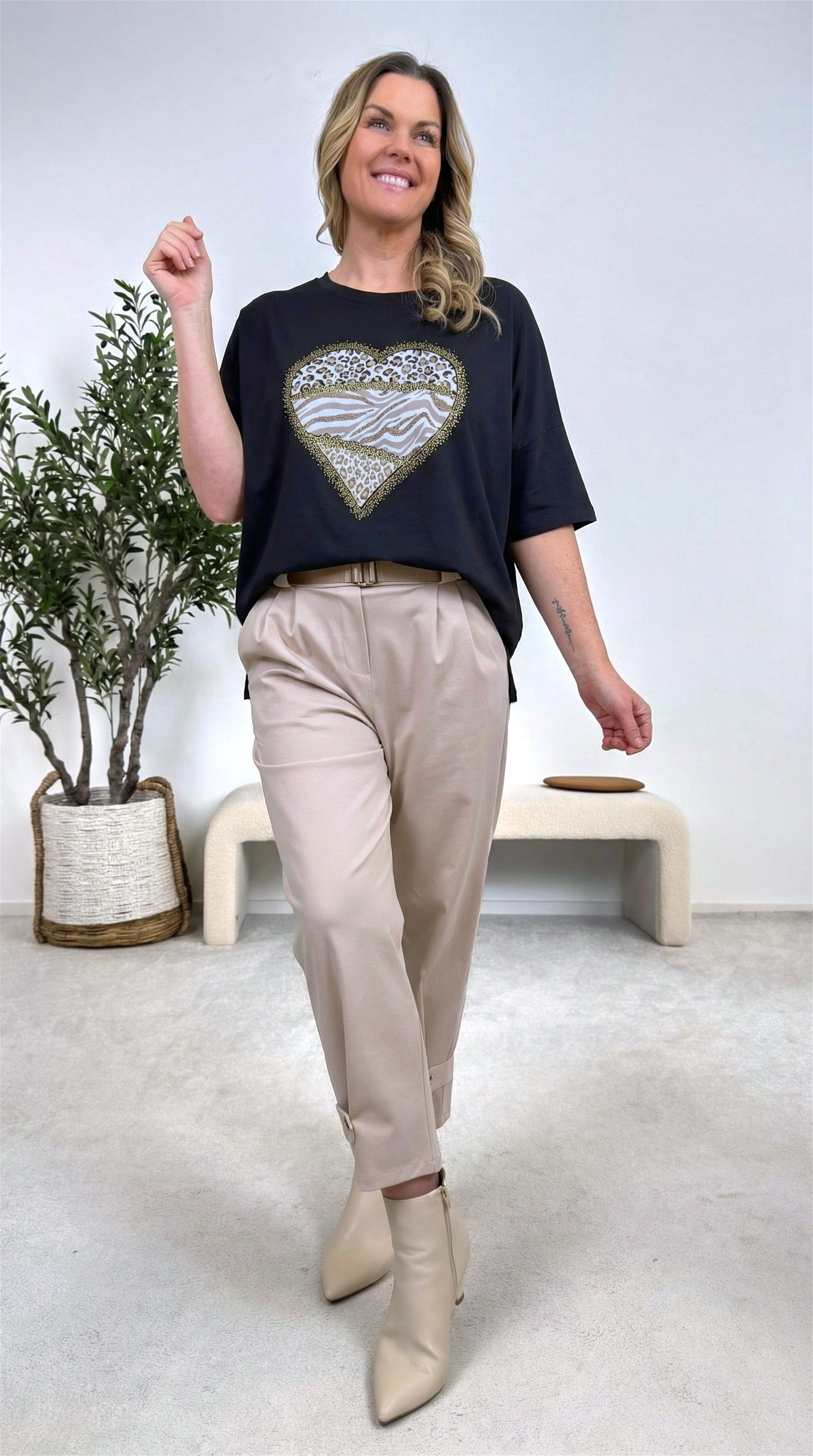 T-Shirt Untamed Heartbeat *Schwarz*