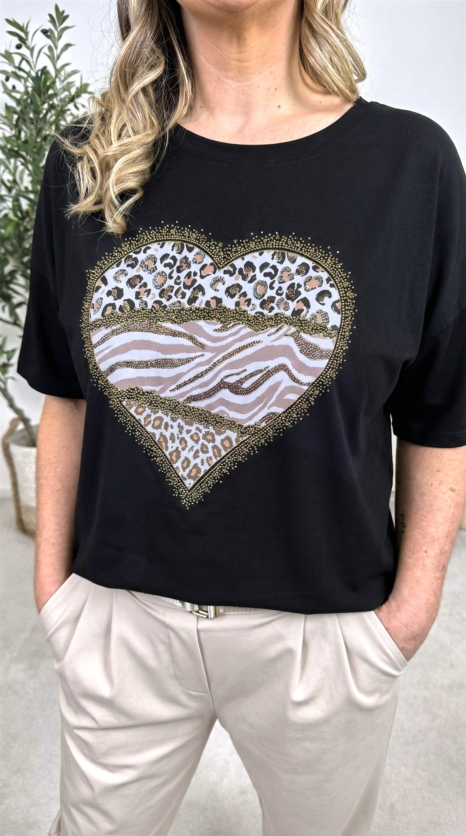 T-Shirt Untamed Heartbeat *Schwarz*