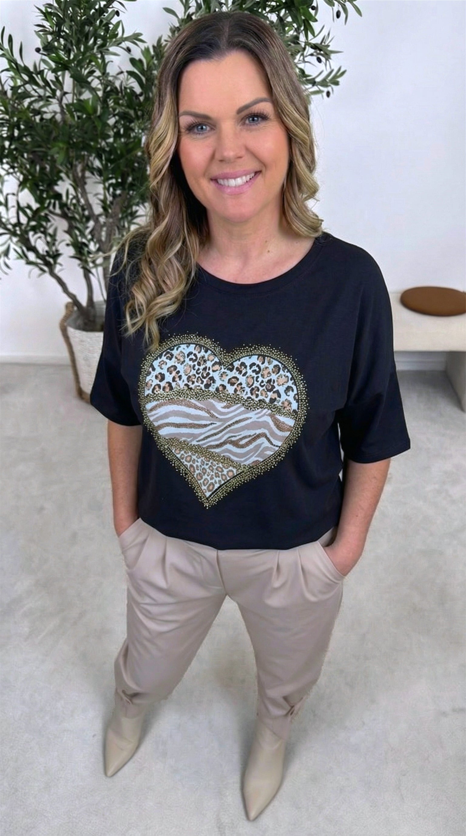 T-Shirt Untamed Heartbeat *Schwarz*