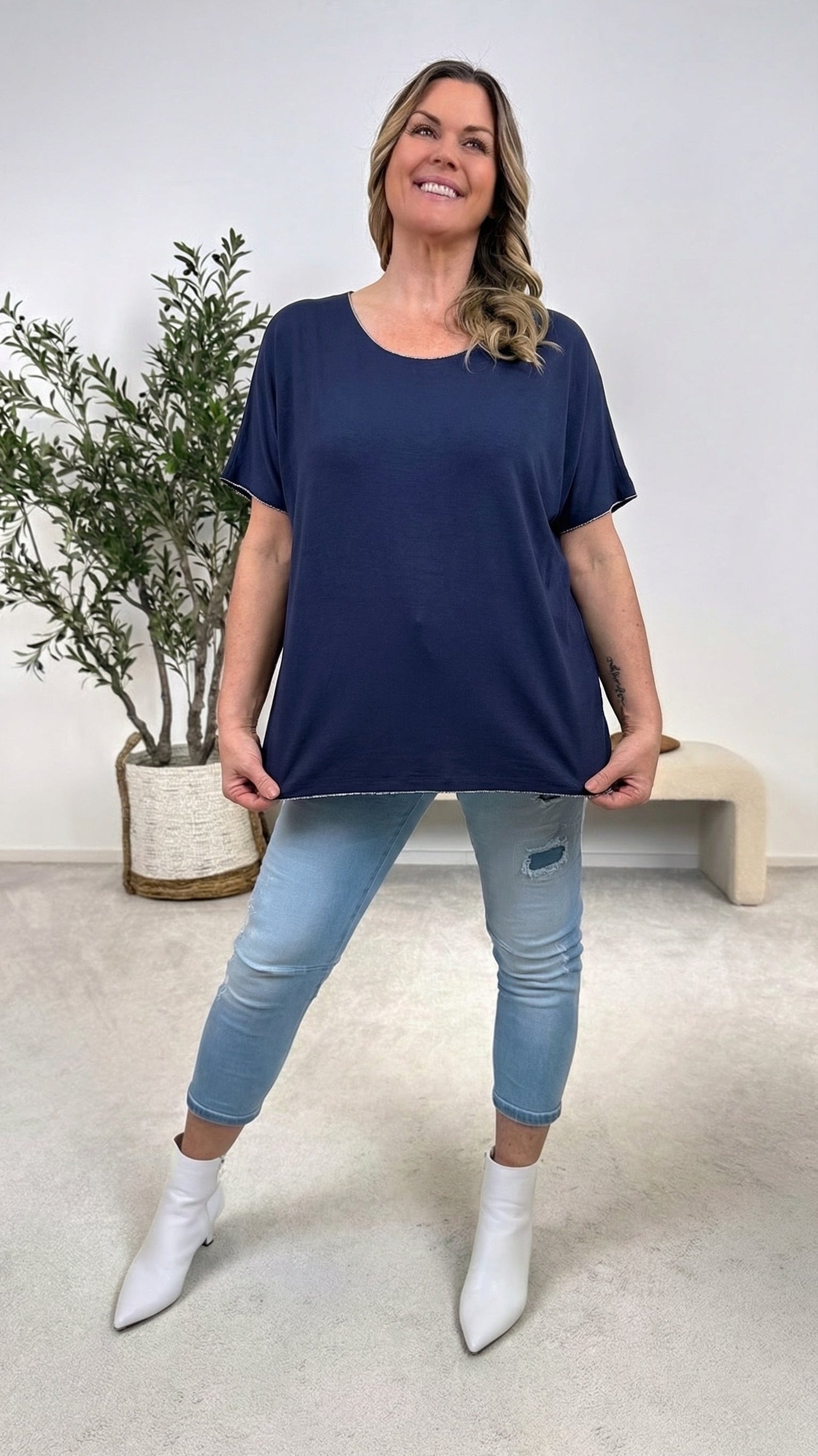 T-Shirt Classic Fit *Dunkelblau*