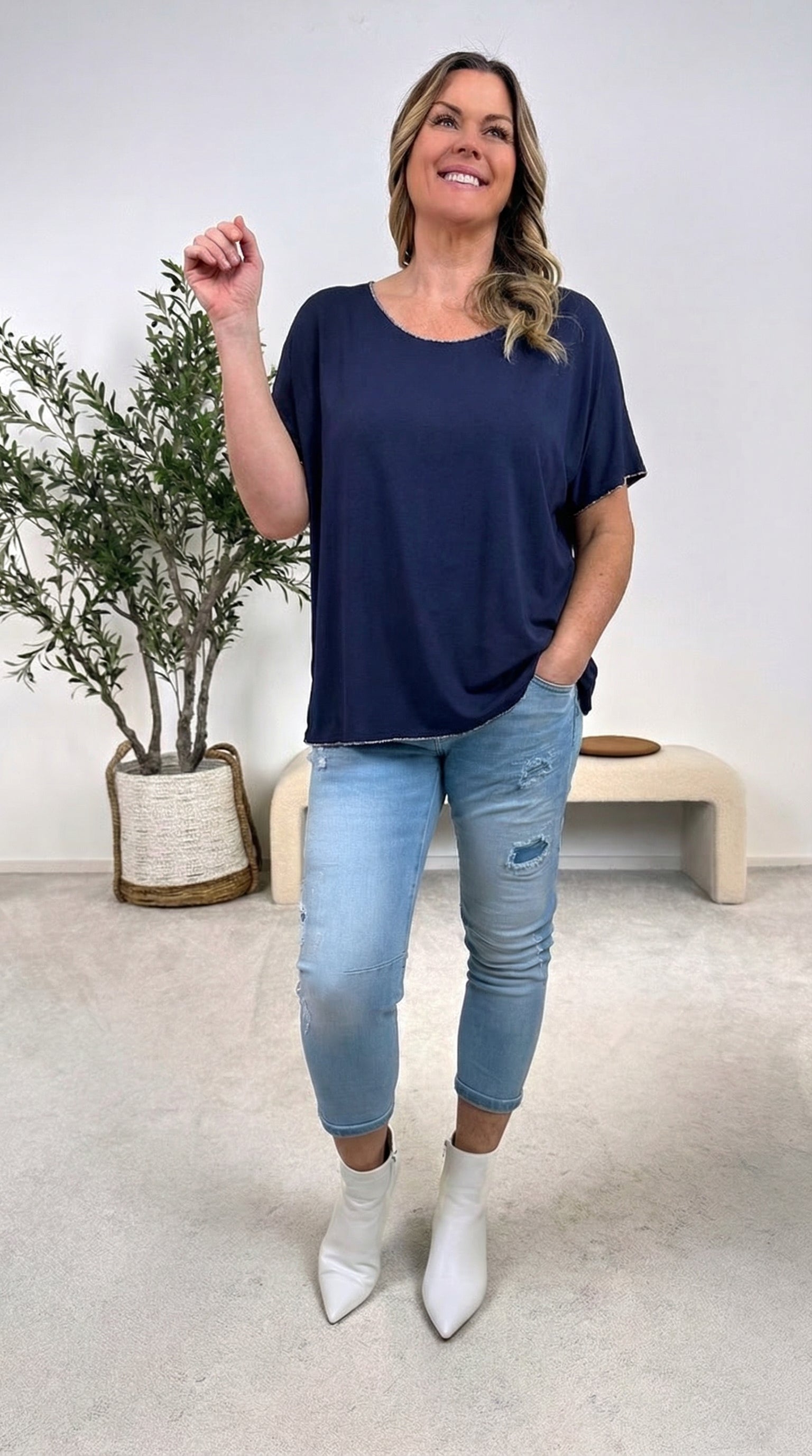 T-Shirt Classic Fit *Dunkelblau*