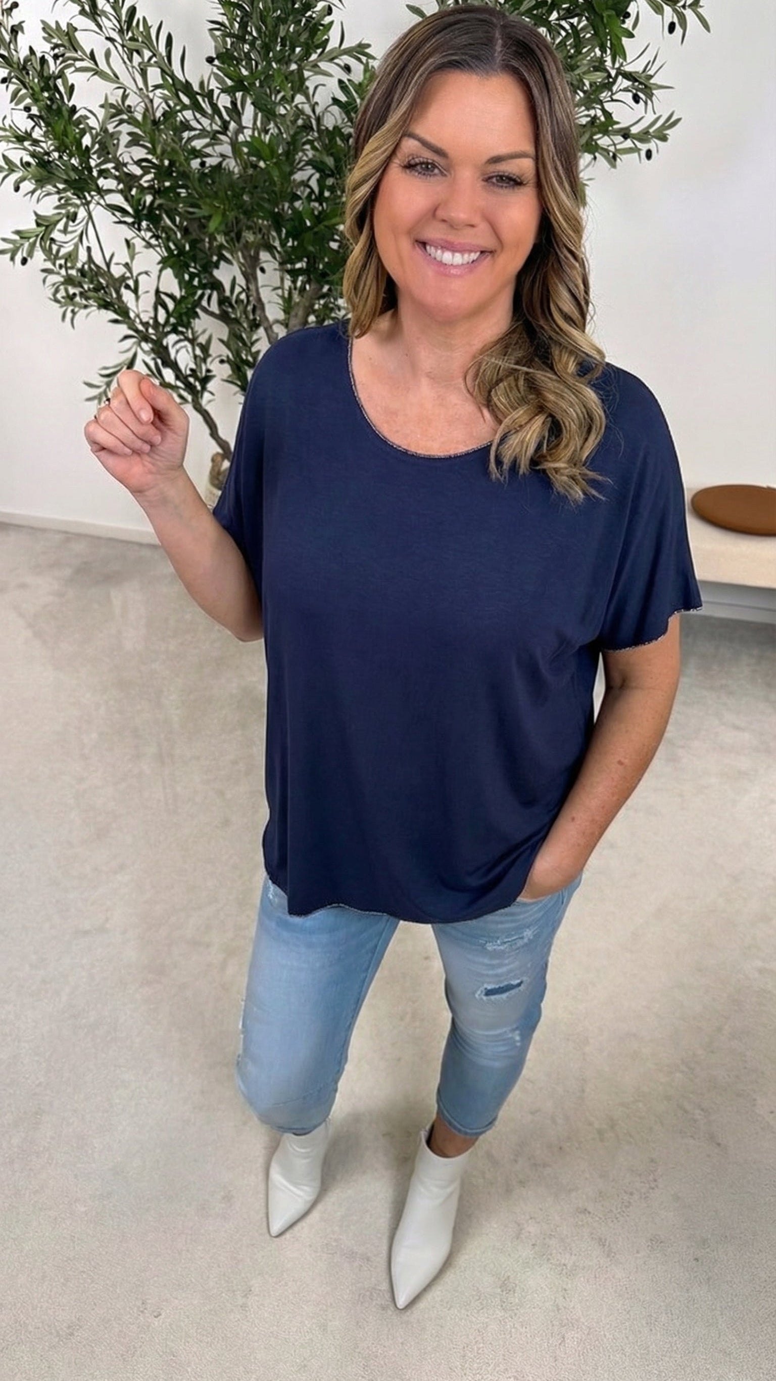 T-Shirt Classic Fit *Dunkelblau*