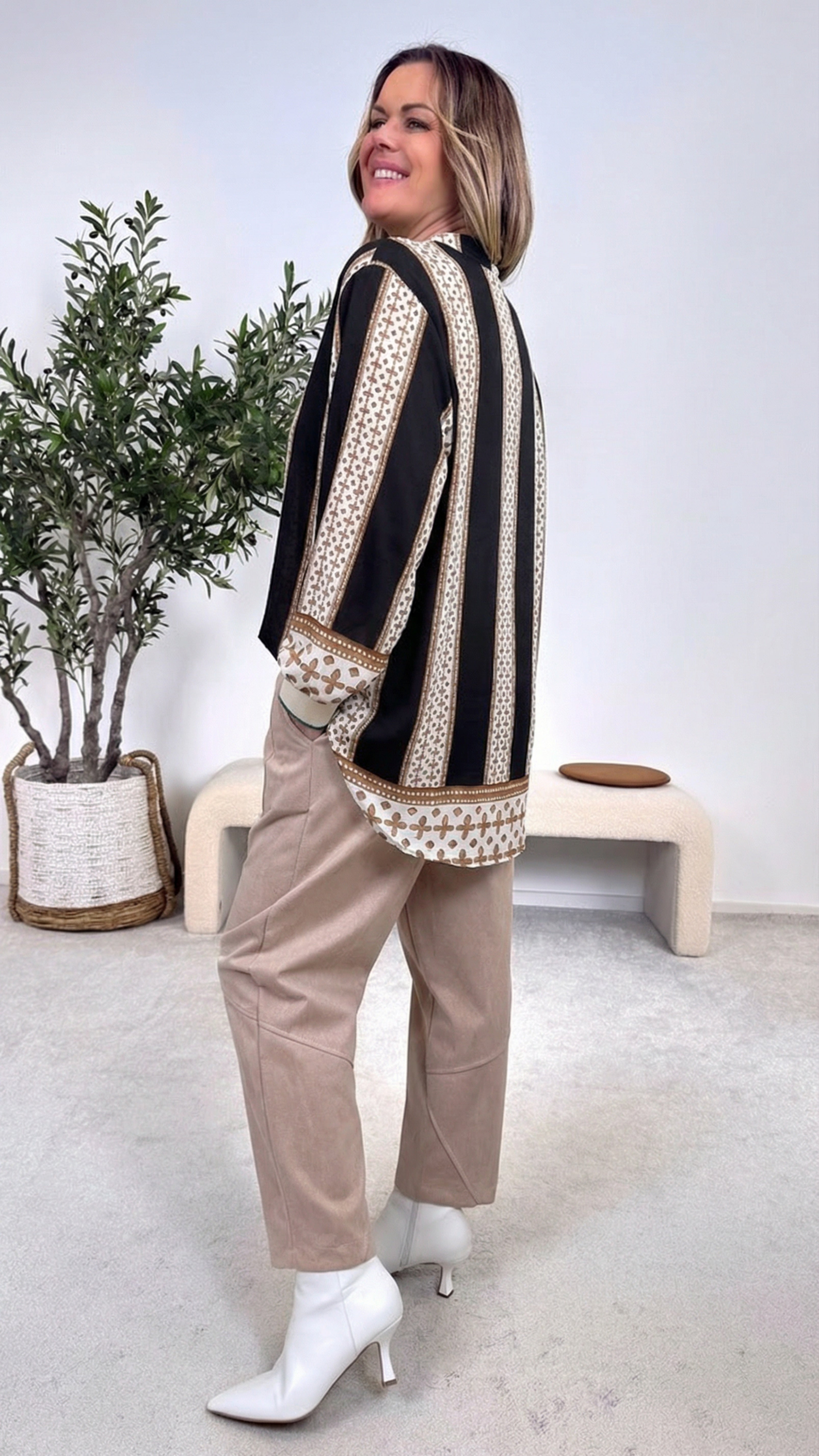 Blusenshirt Modern Orient *Schwarz*