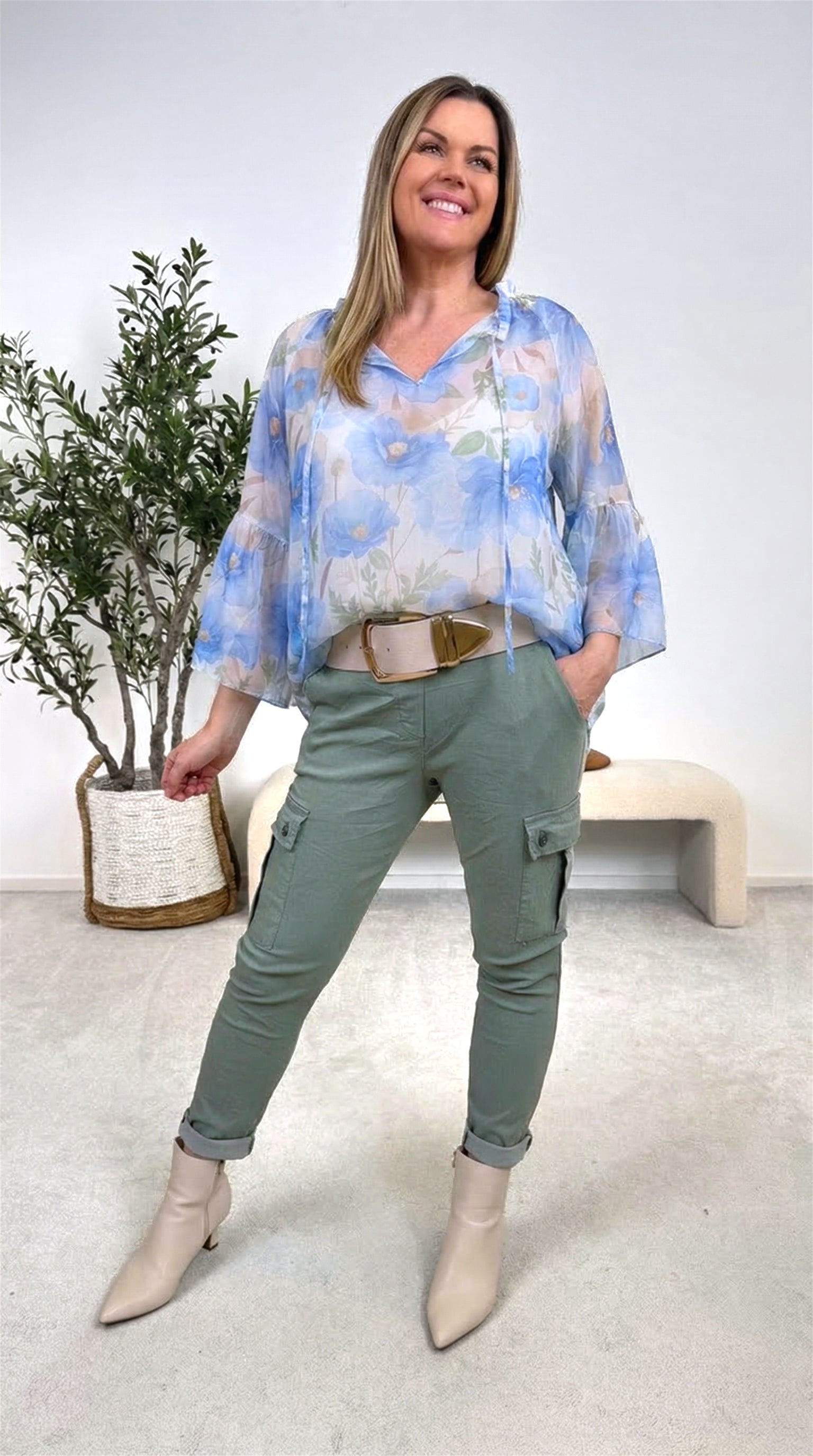 Bluse Romantic Bloom *Hellblau*