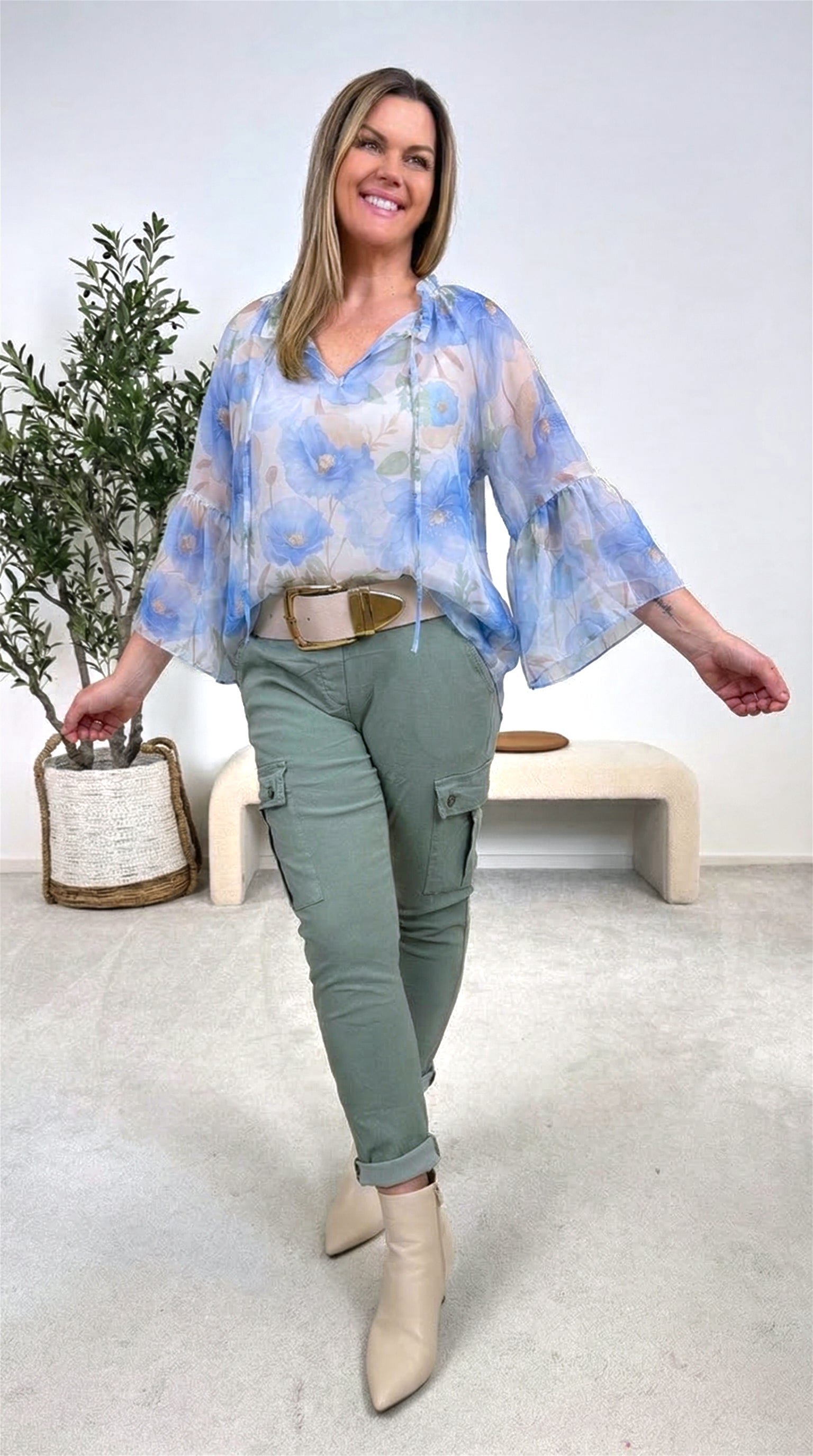 Bluse Romantic Bloom *Hellblau*