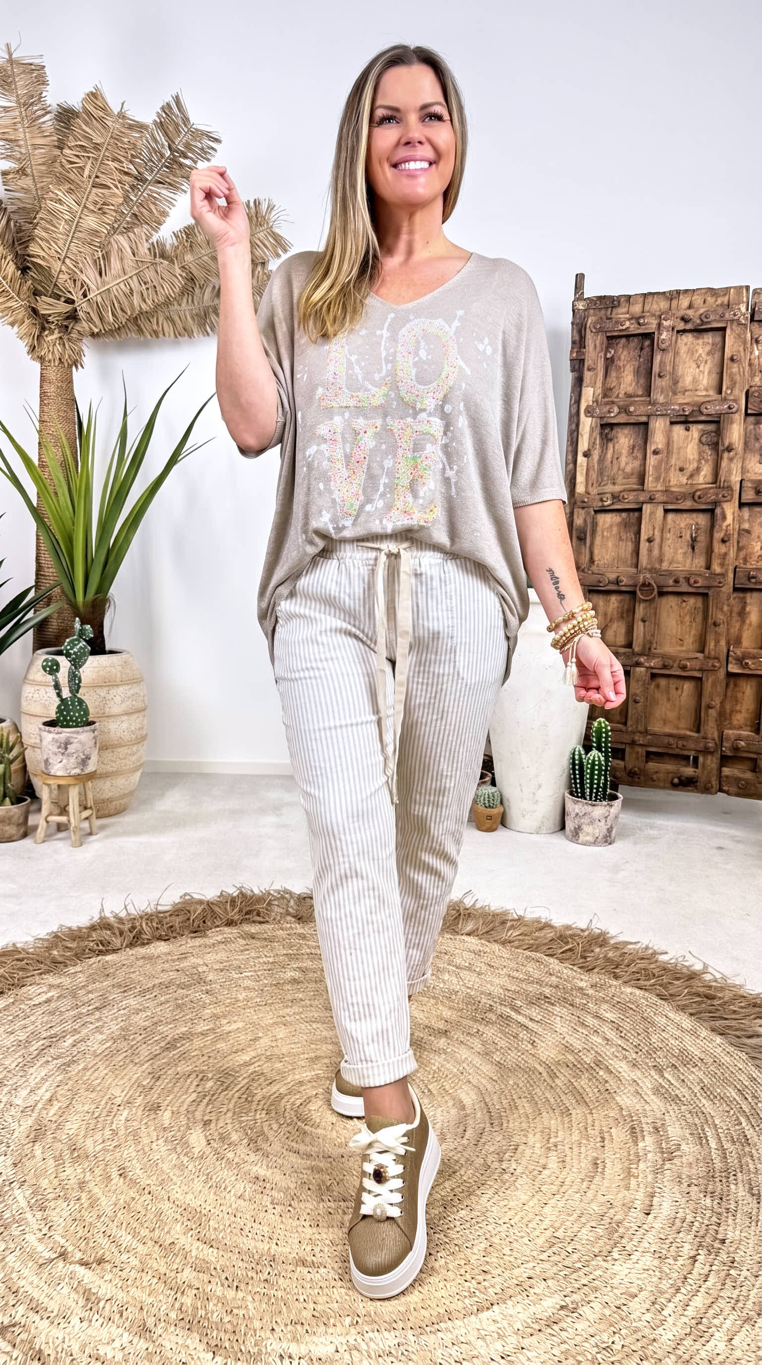 Strickshirt Neon Love *Beige*
