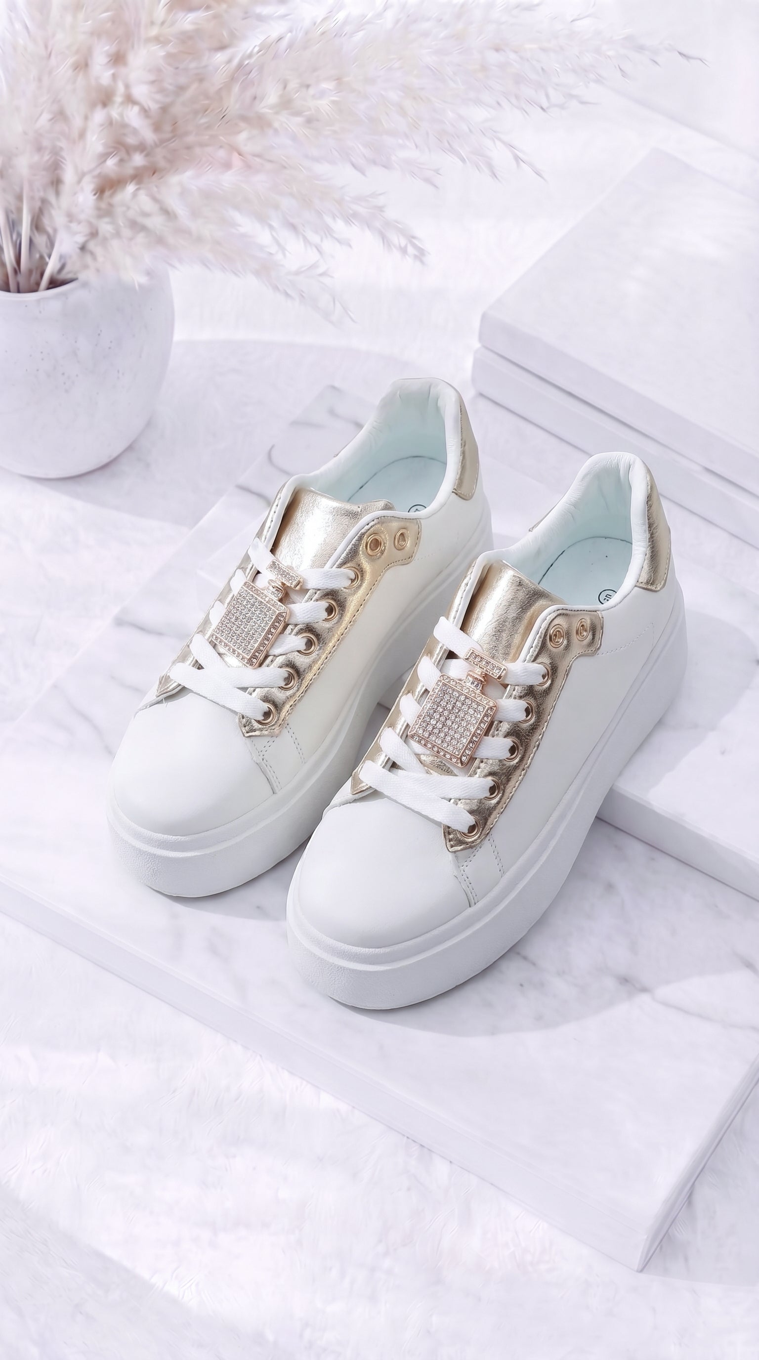 Sneaker Golden Bottle
