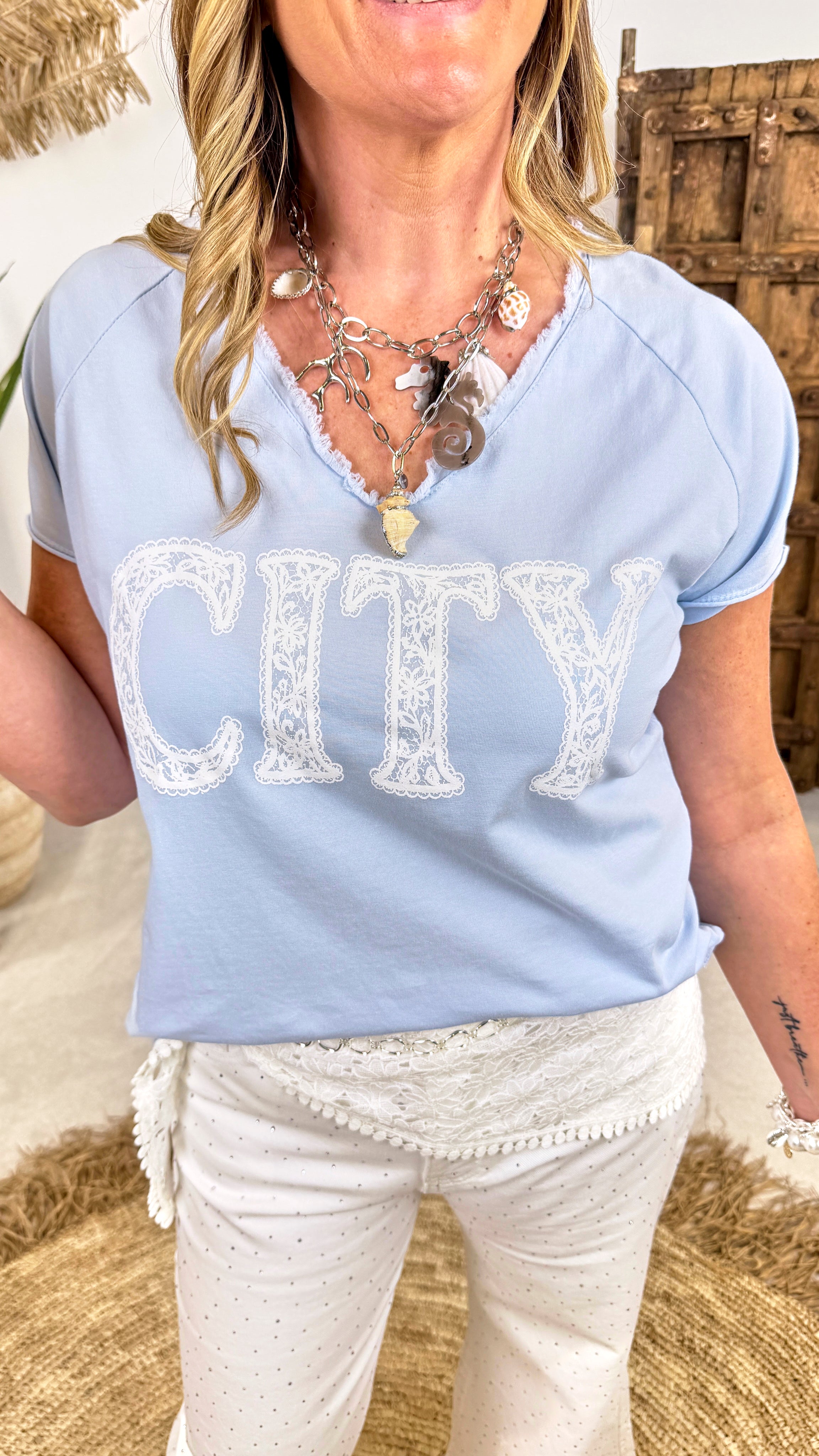 T-shirt City Glow *Hellblau*