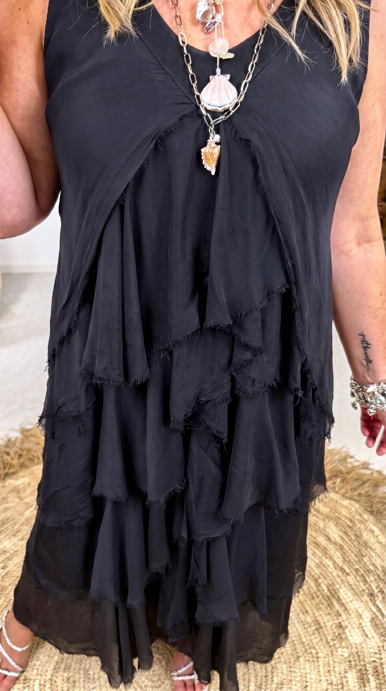 Langes Kleid Ruffle Love  *Schwarz*