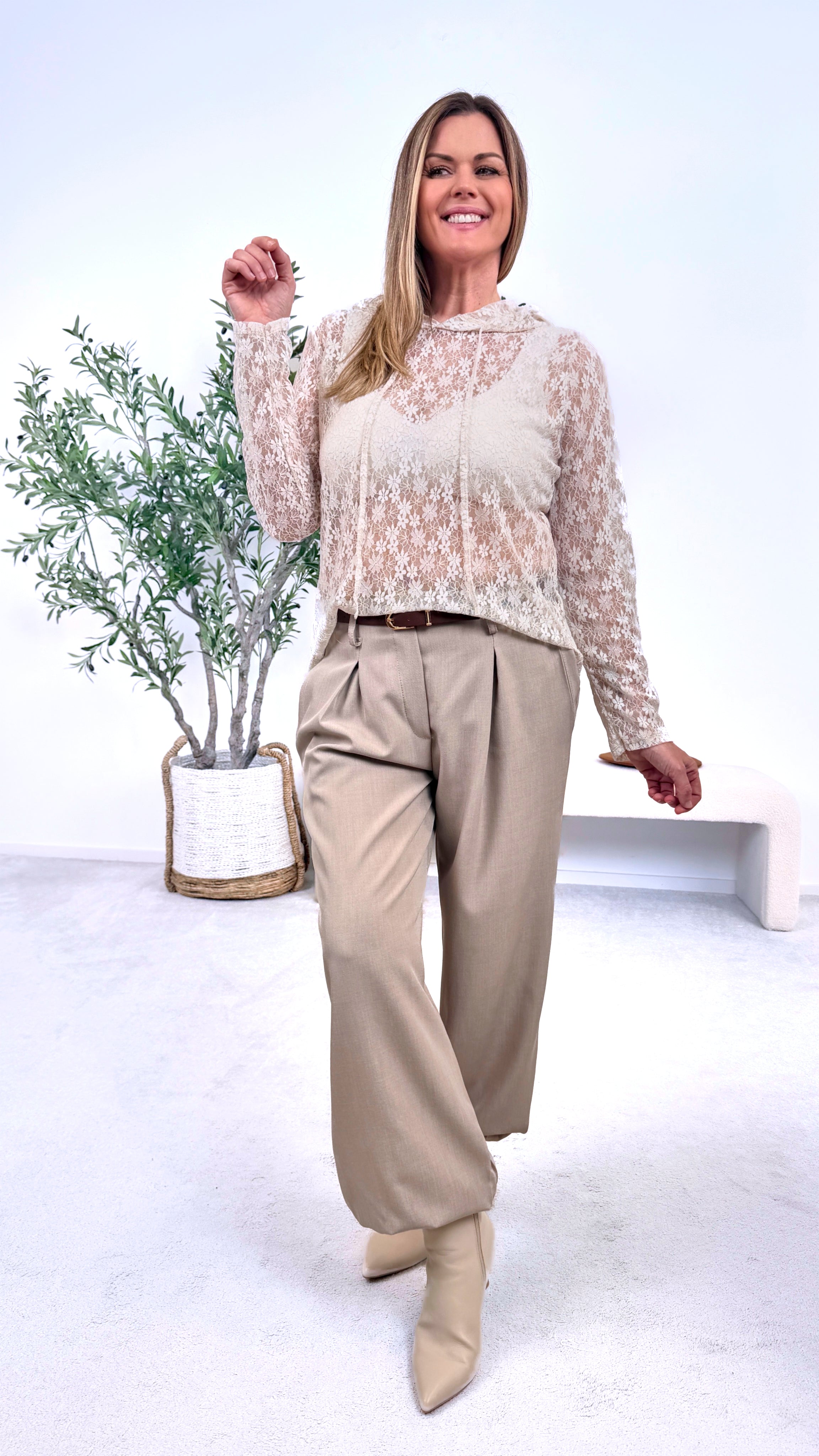 Spitzenshirt Timeless Beauty *Beige* (lieferbar ab 25.2.26)