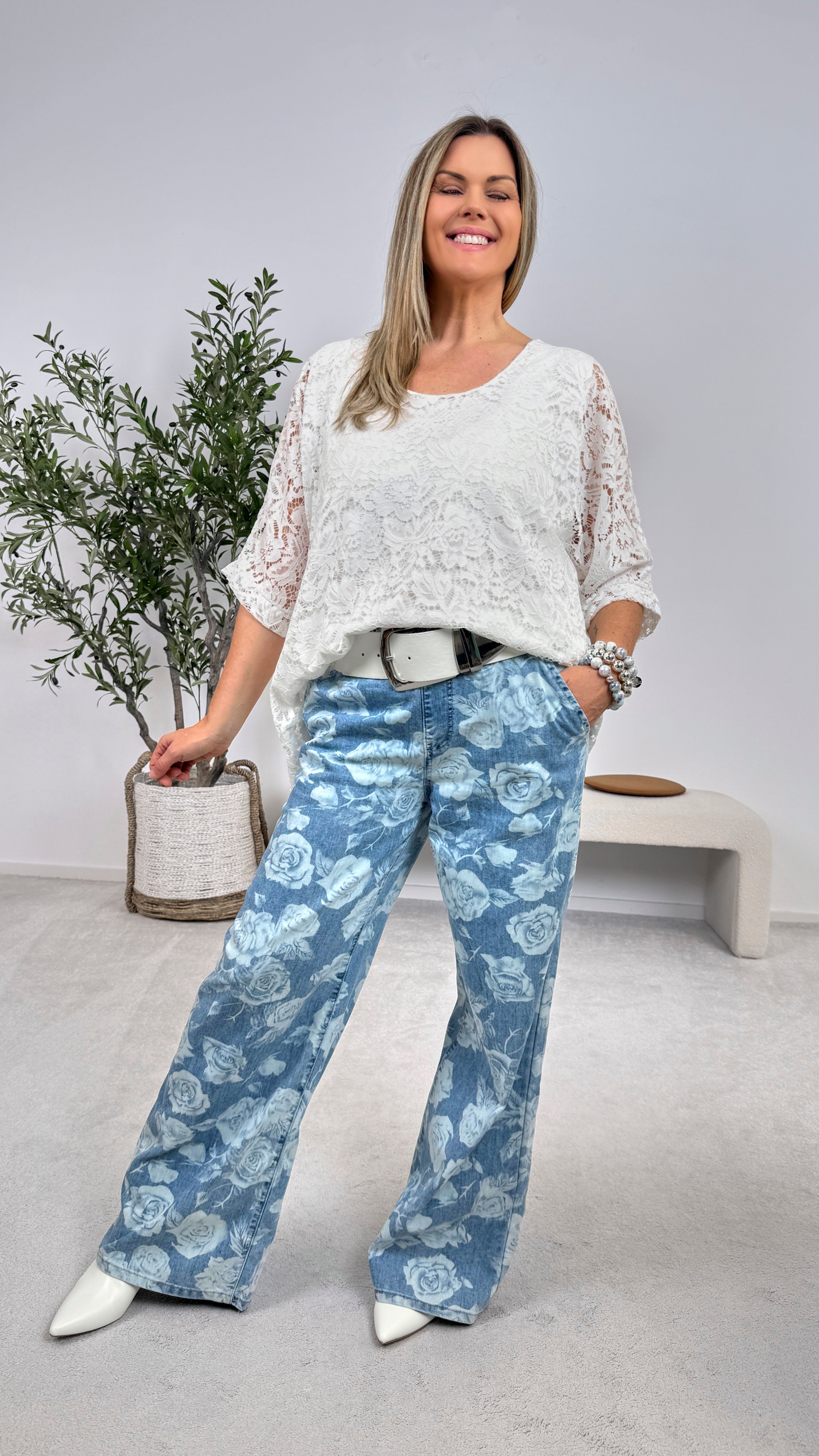 Spitzen-Blusenshirt Midnight Romance *Weiß*