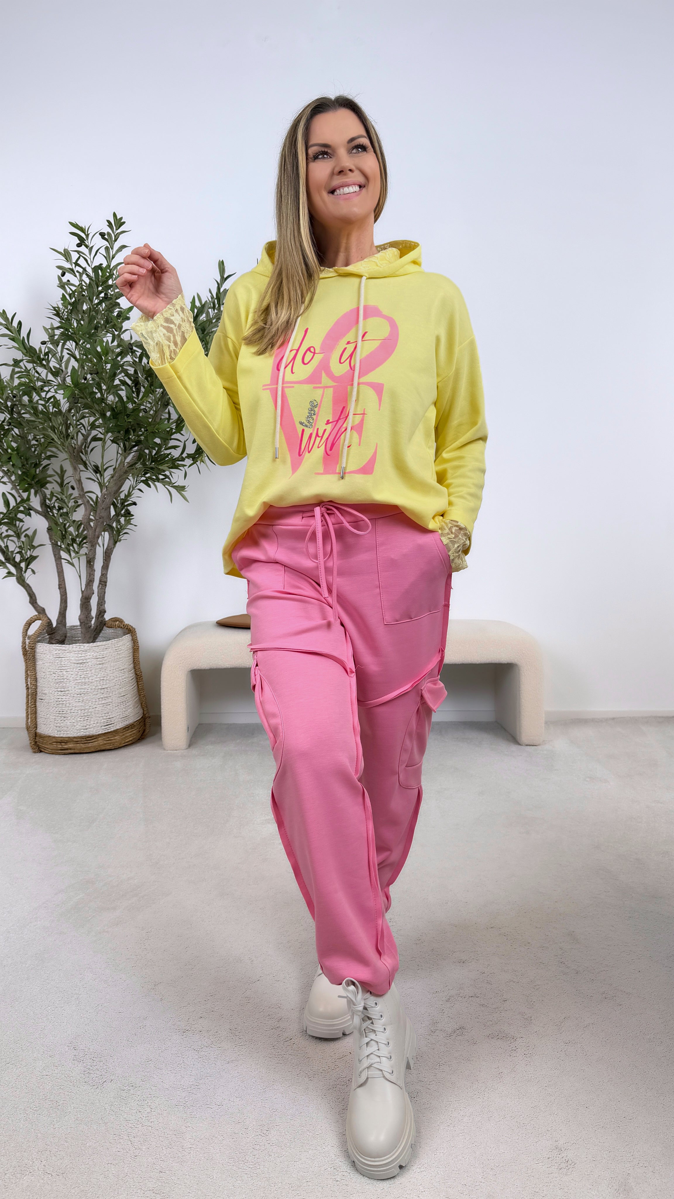 Hoodie Do It With Love *Gelb*