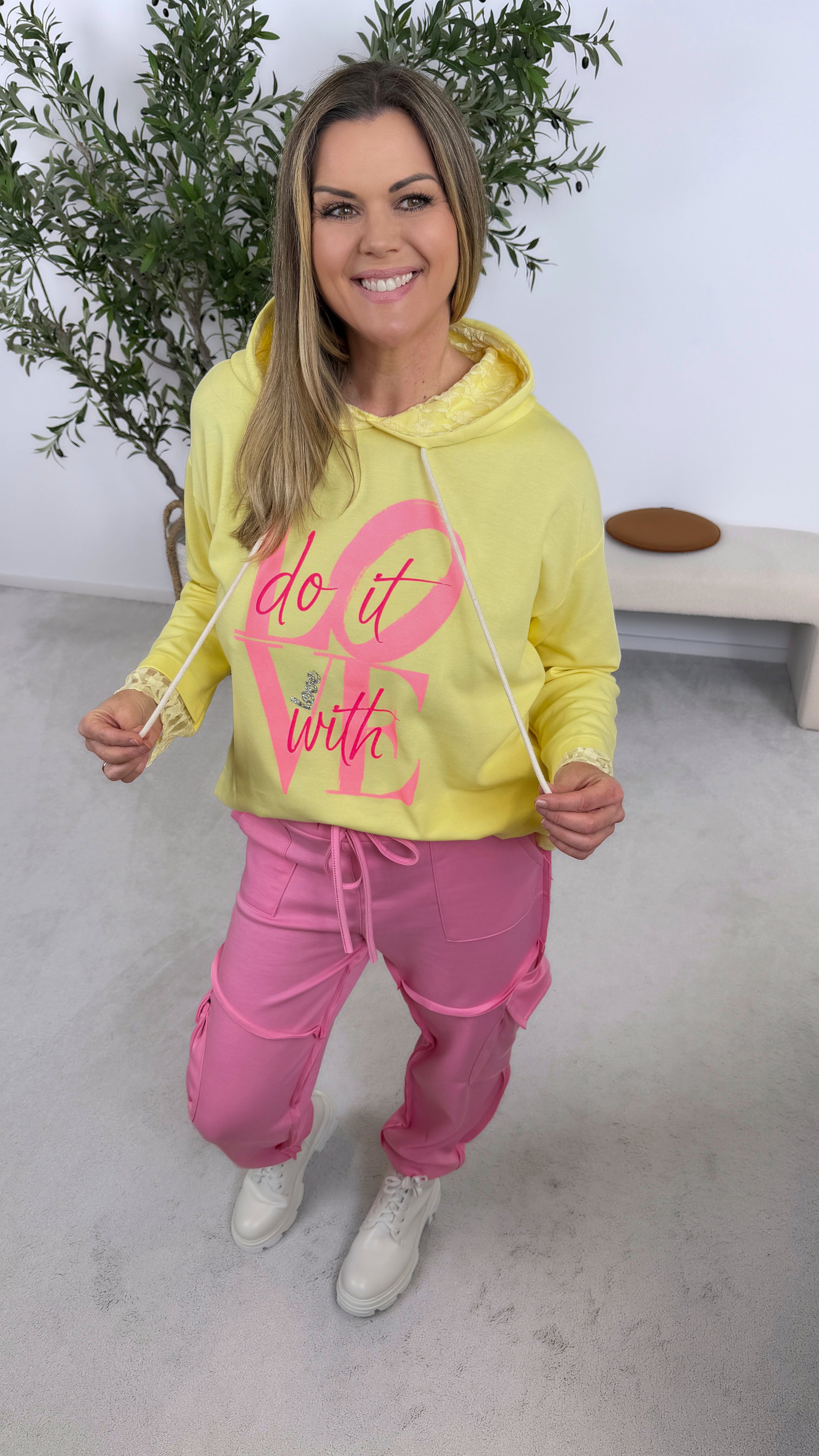 Hoodie Do It With Love *Gelb*