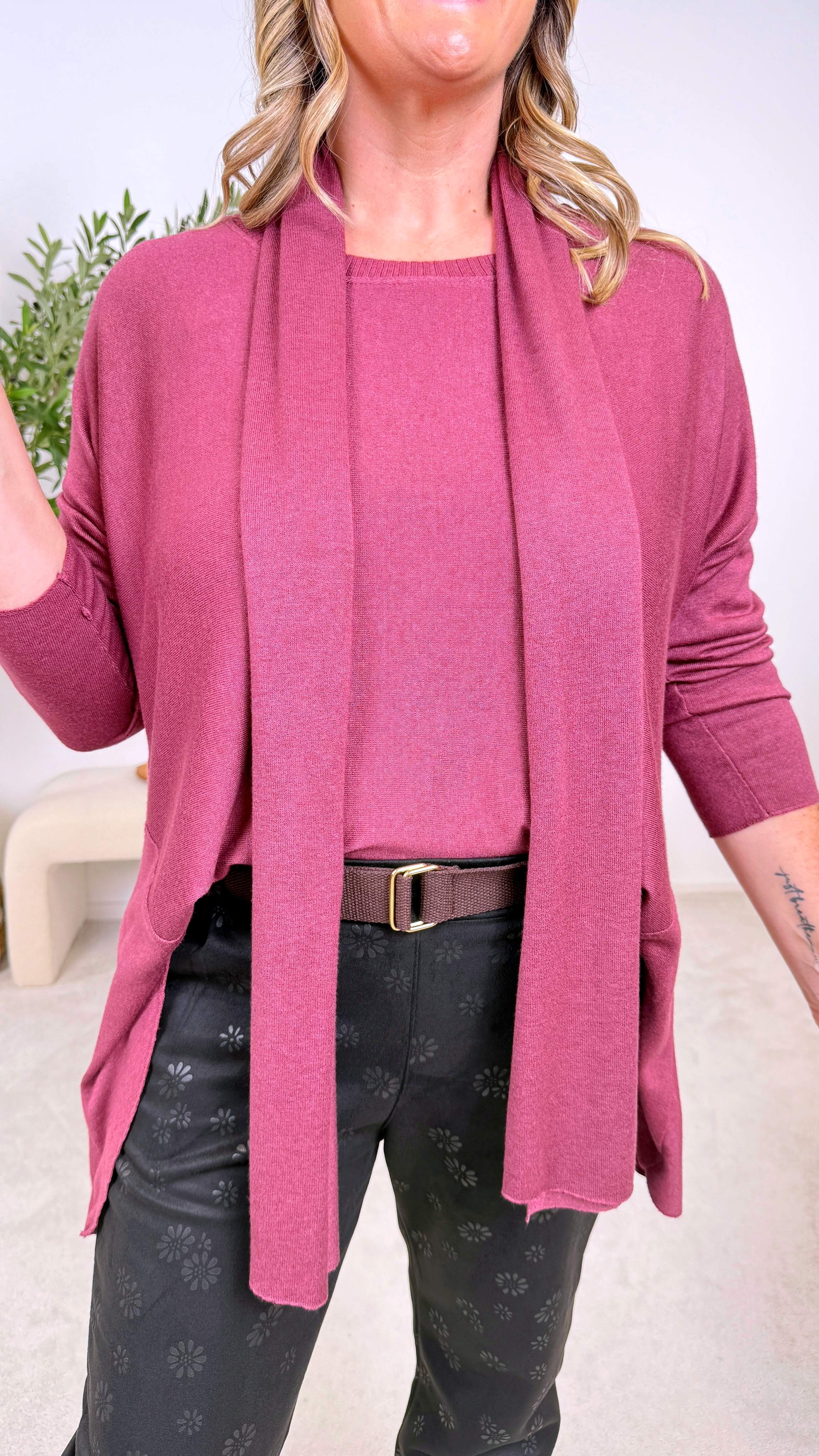 Langarmshirt Classic with Scarf (7 Farben)