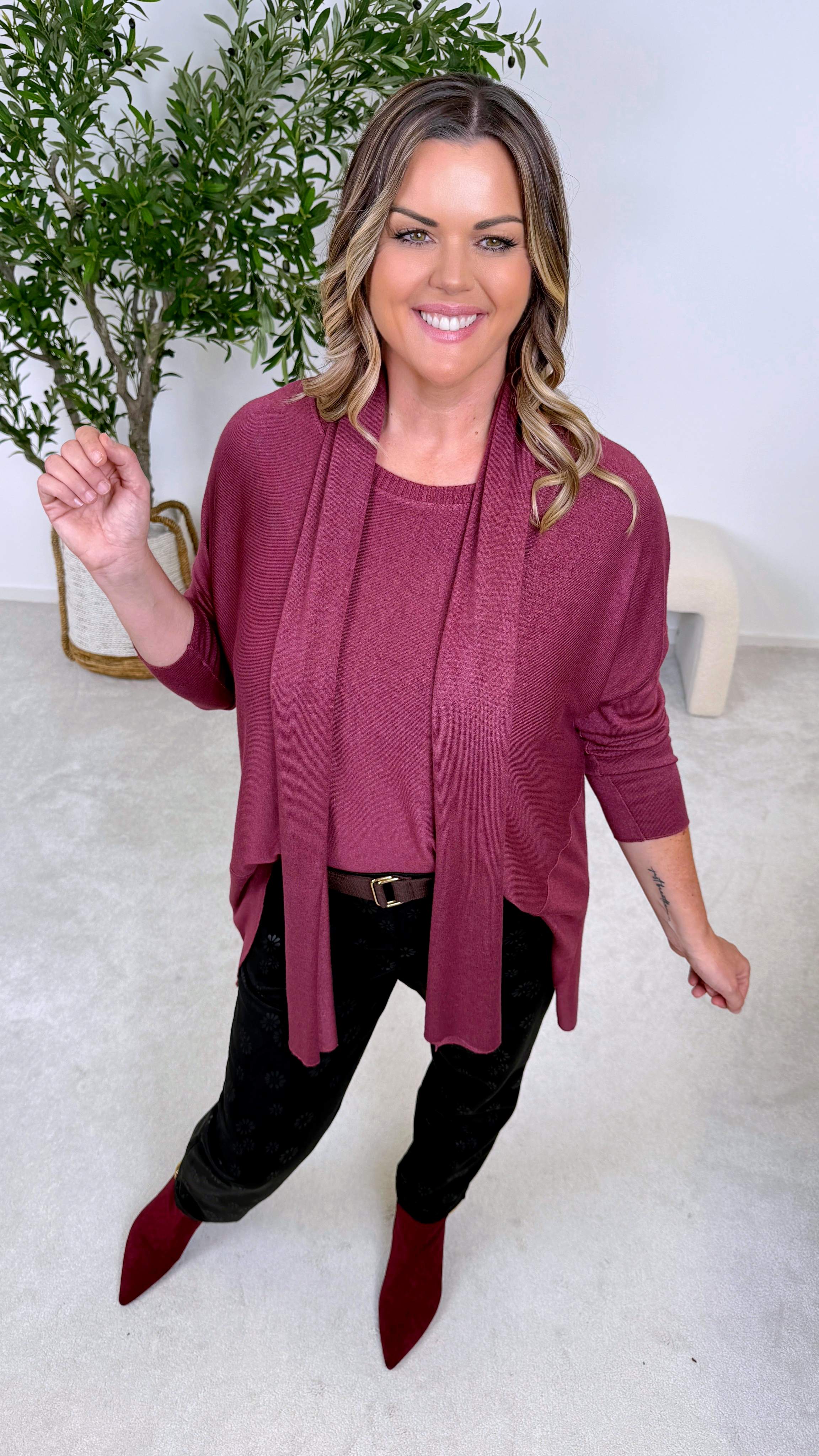 Langarmshirt Classic with Scarf (7 Farben)