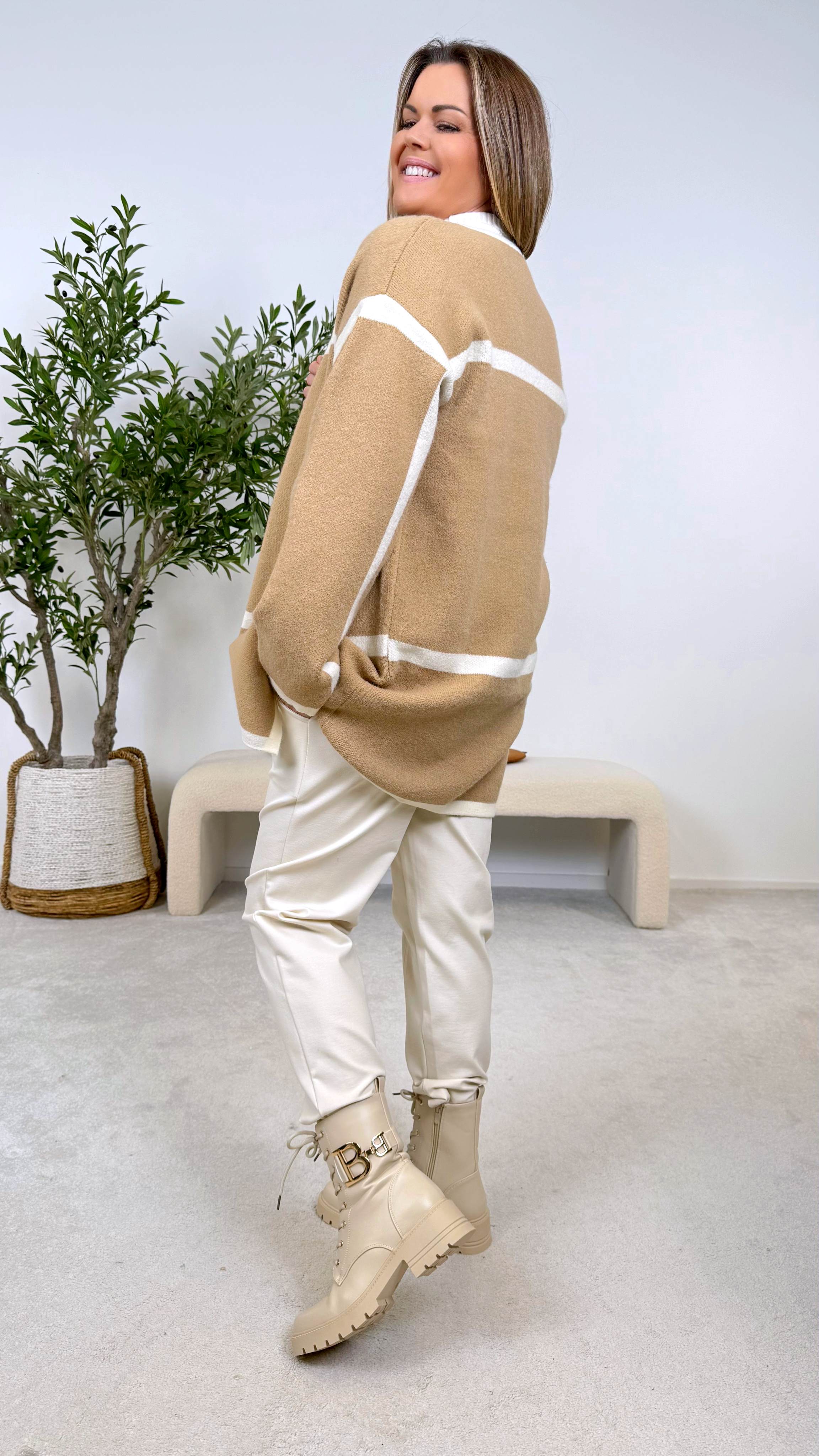 Strickjacke City Lines *Camel*