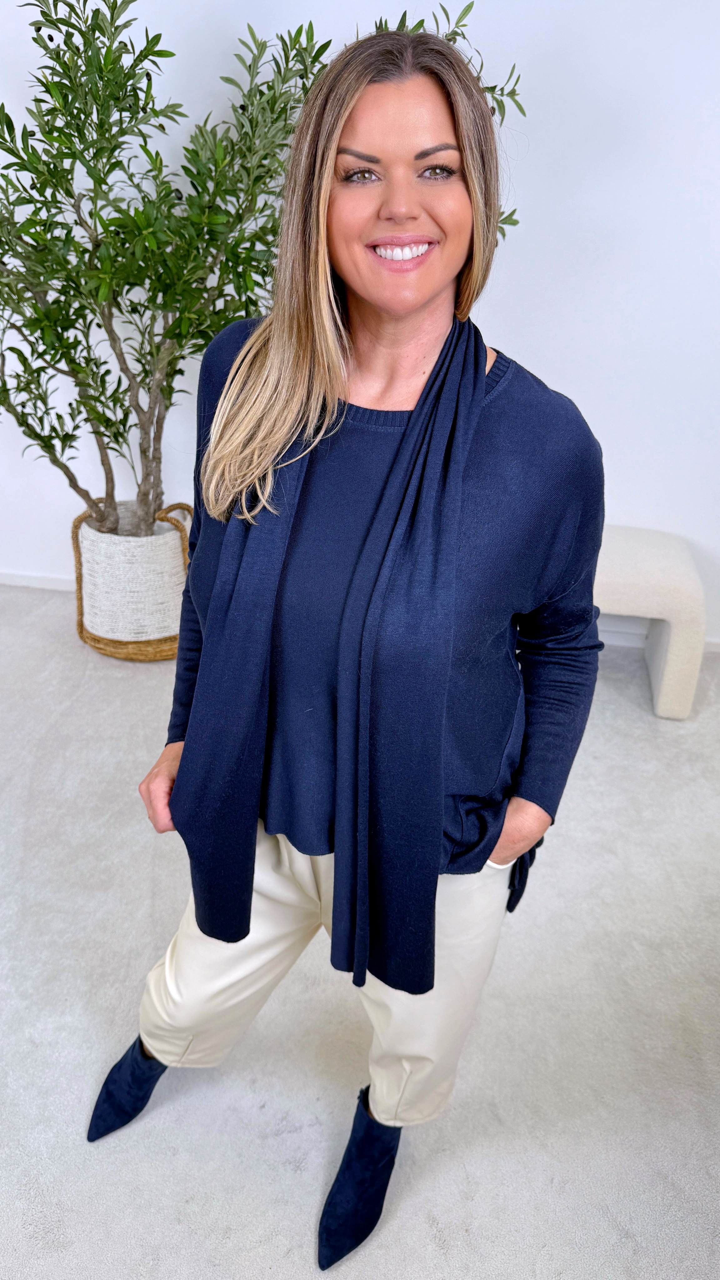 Langarmshirt Classic with Scarf (7 Farben)