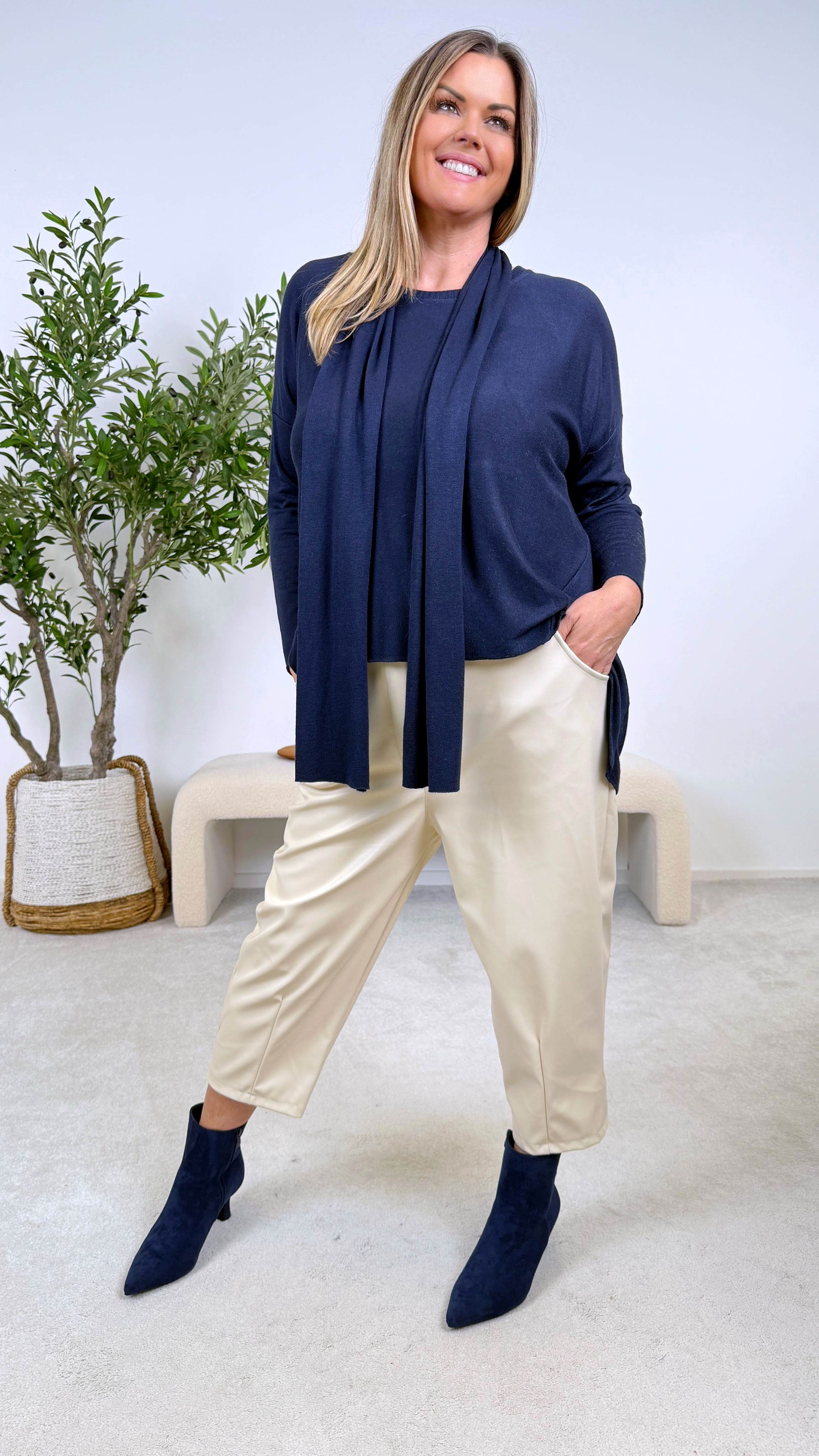 Langarmshirt Classic with Scarf (7 Farben)