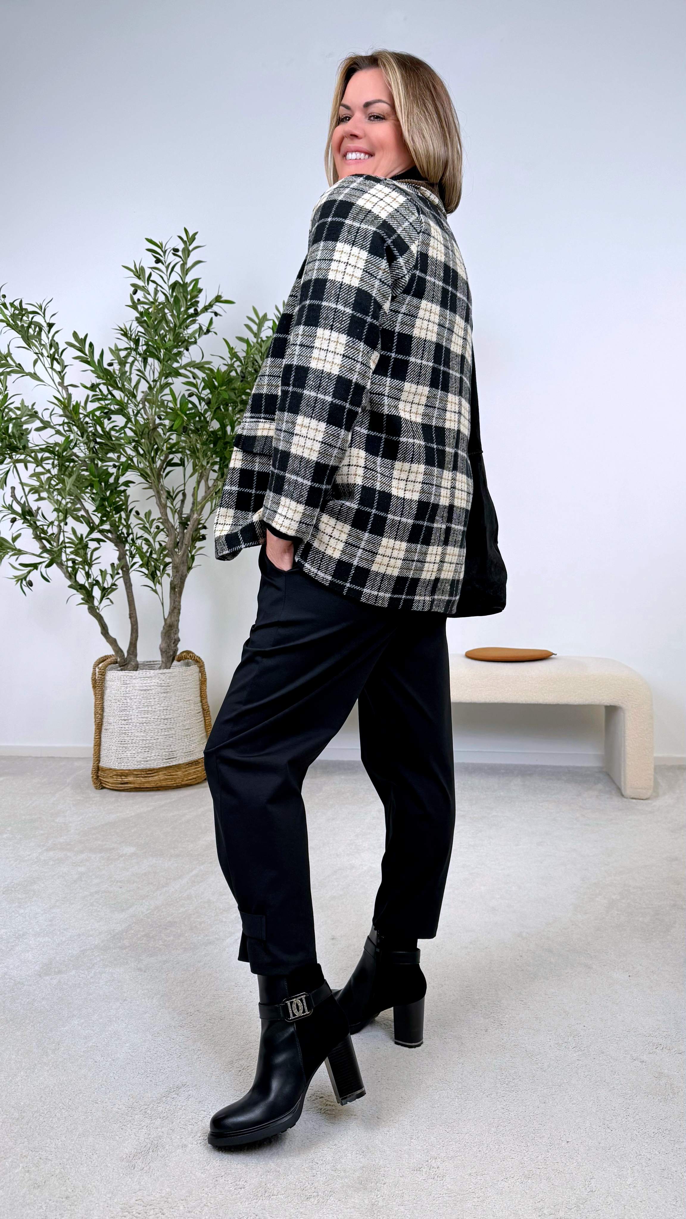 Hose Ankle Detail (9 Farben)