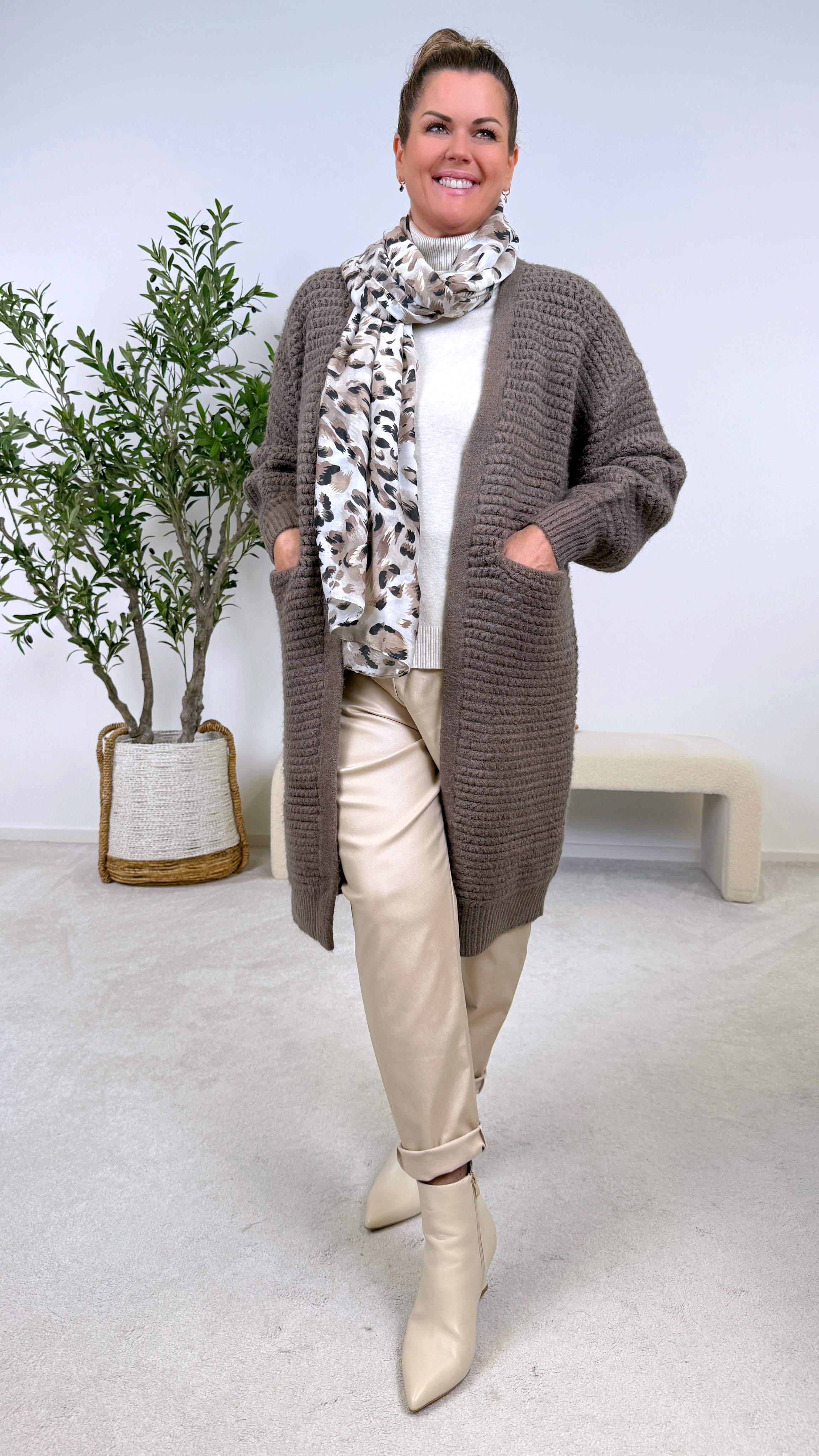 Strickjacke Woolly Vibe *Schoko*