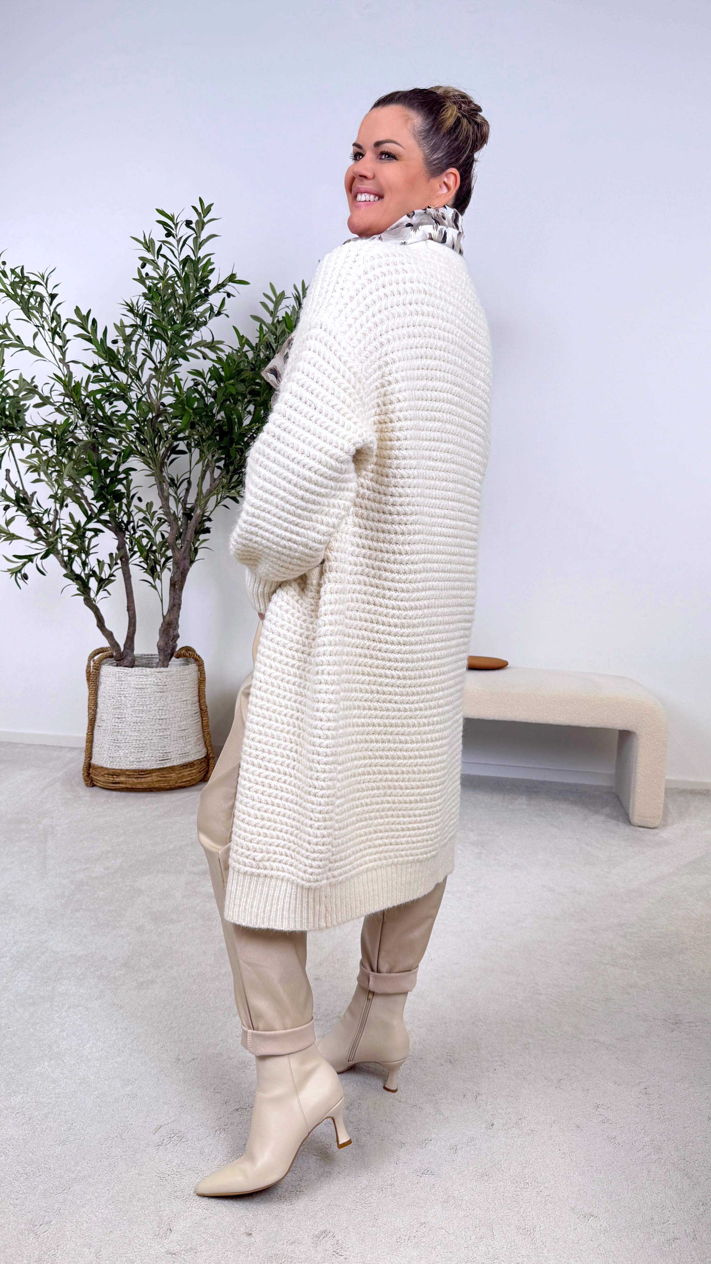 Strickjacke Woolly Vibe *Creme*