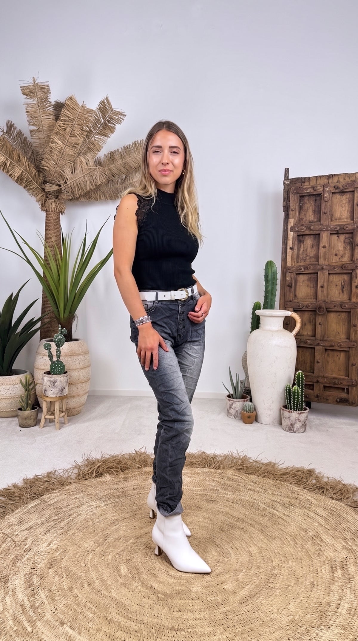 Jeans Carved Stone