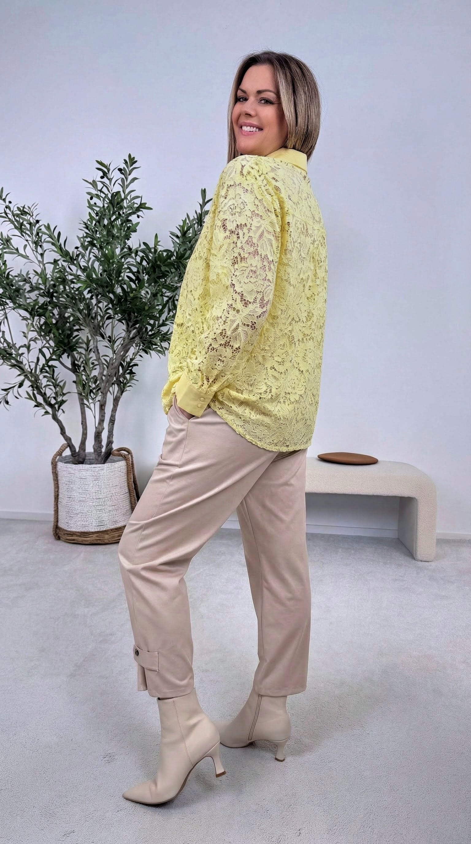 Spitzenbluse Delicate Muse *Gelb*